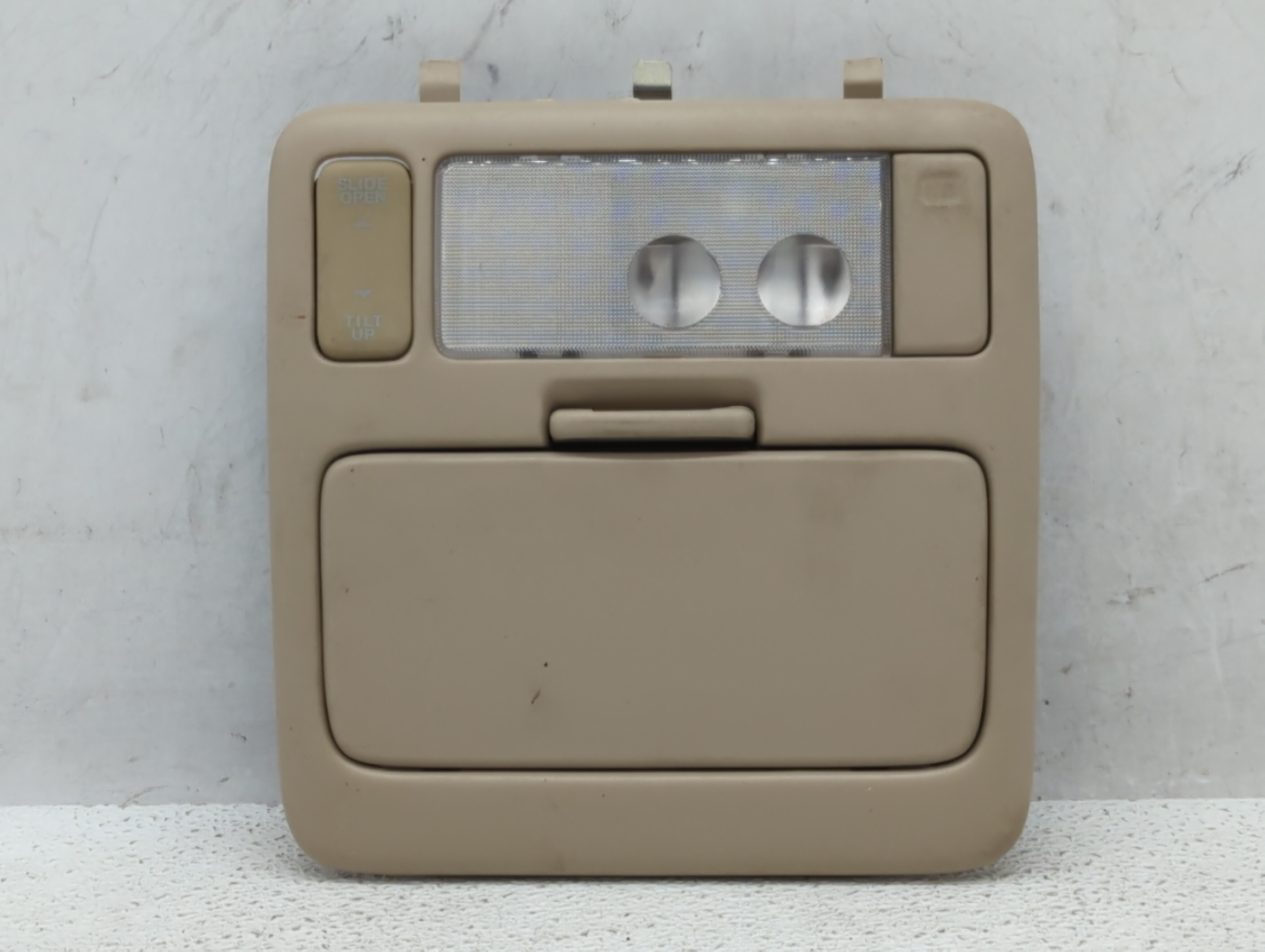 2003 Toyota Highlander Overhead Roof Console 531886 - Oemusedautoparts1.com