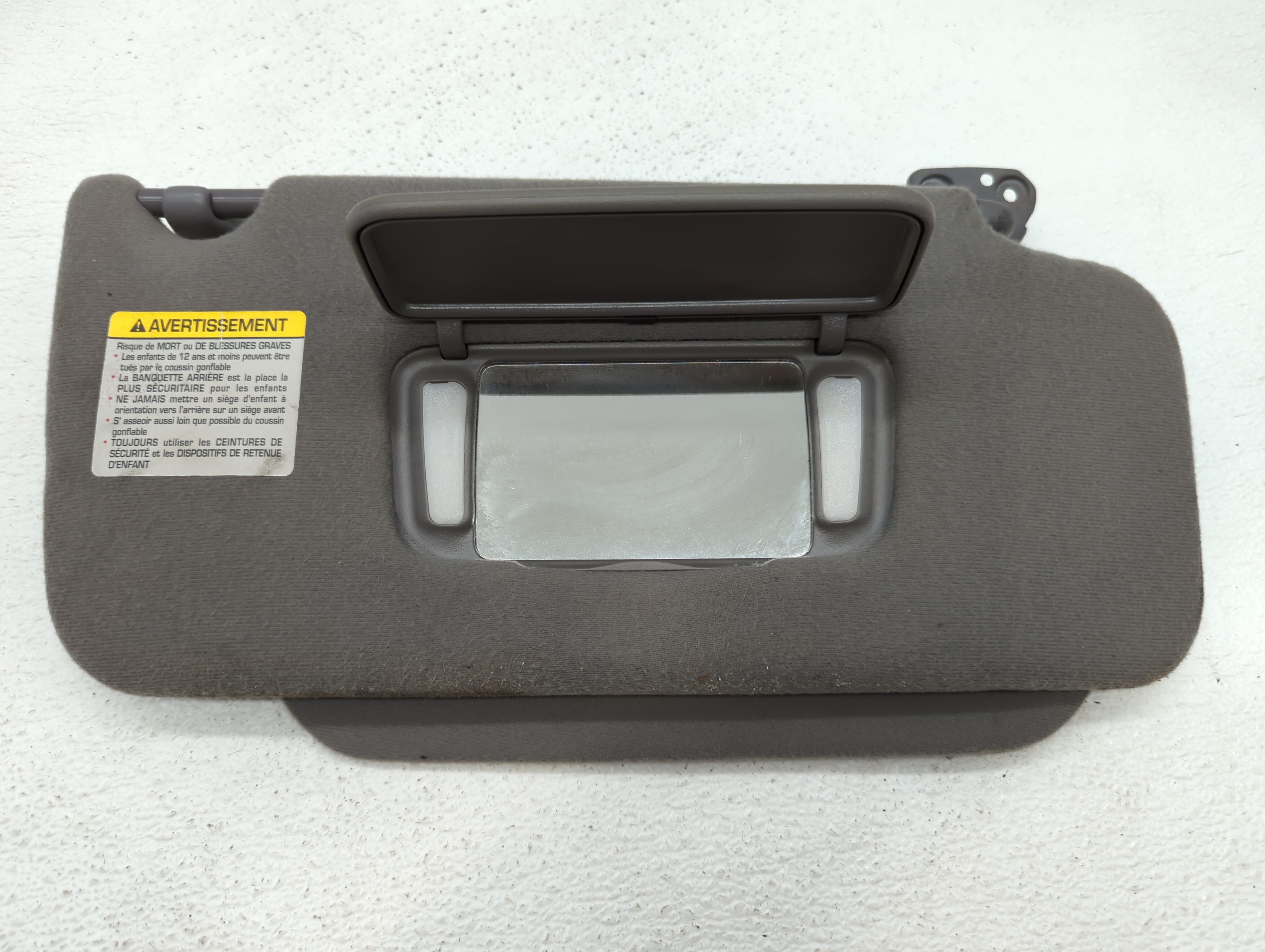 2002-2004 Nissan Pathfinder Passenger Sun Visor Mirror Right Sunvisor 533232 - Oemusedautoparts1.com