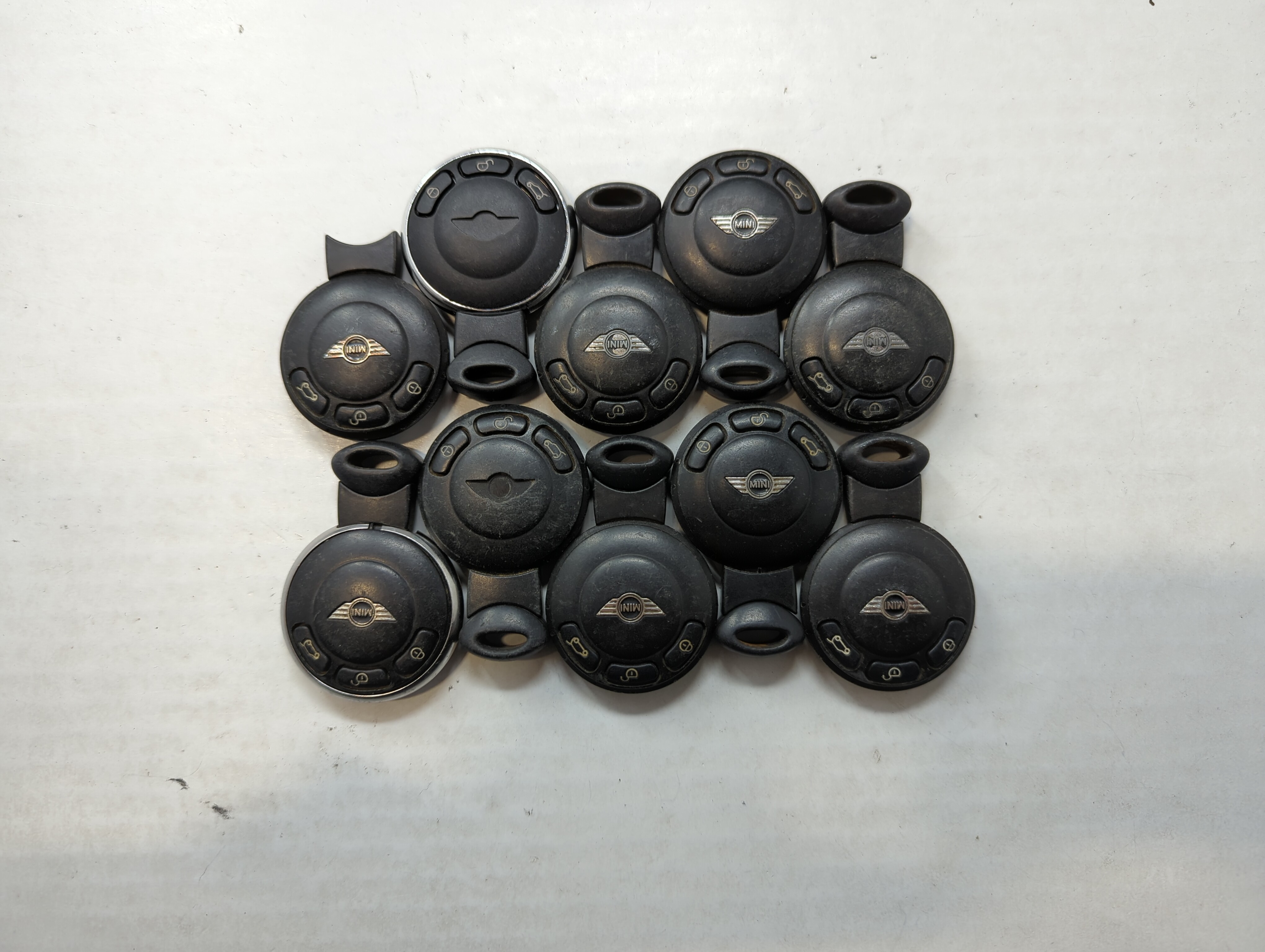 Lot of 10 Mini Cooper Keyless Entry Remote Fob MIXED FCC IDS MIXED PART 533884 - Oemusedautoparts1.com