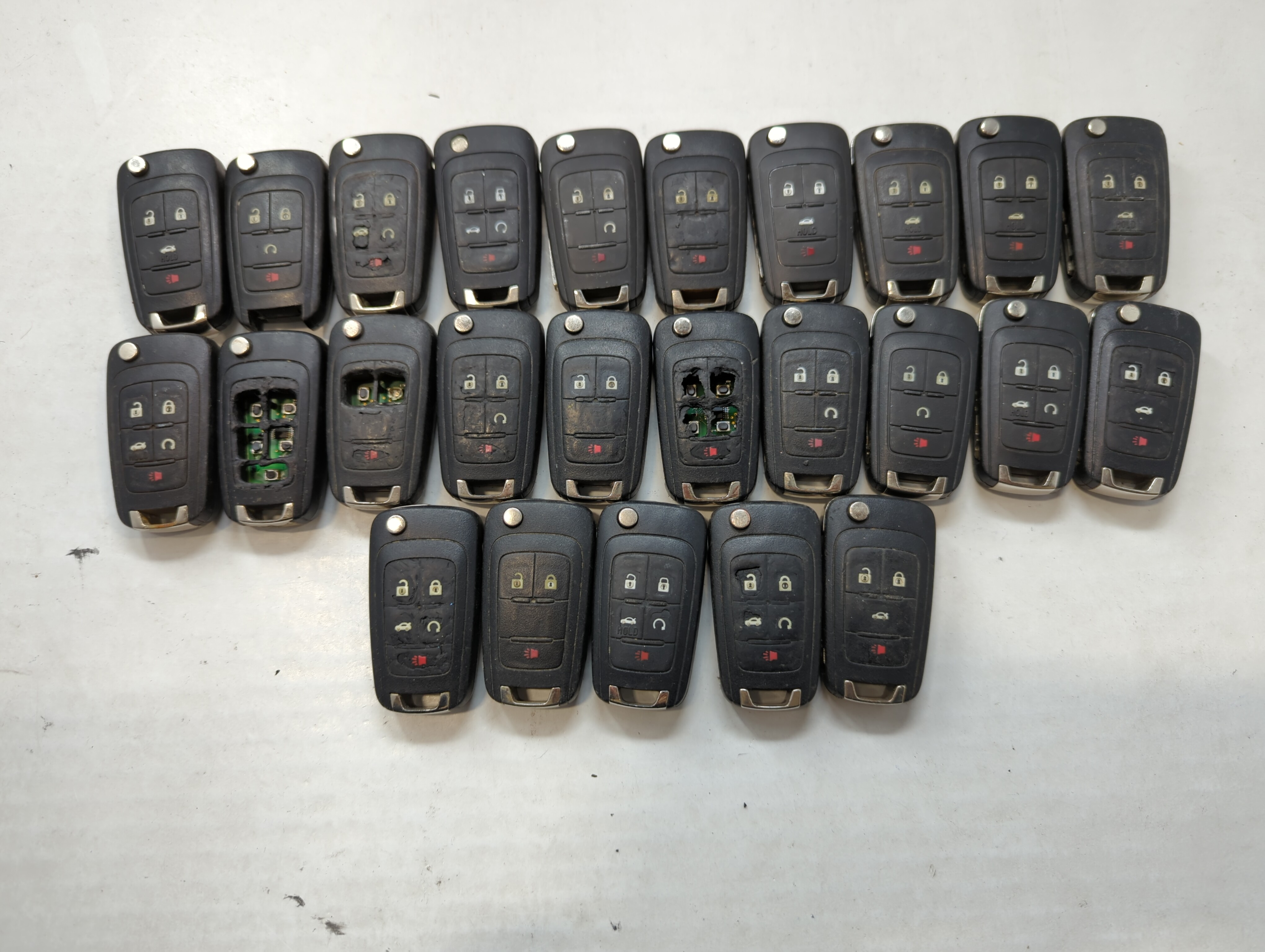 Lot of 25 Chevrolet Keyless Entry Remote Fob MIXED FCC IDS MIXED PART 533912 - Oemusedautoparts1.com