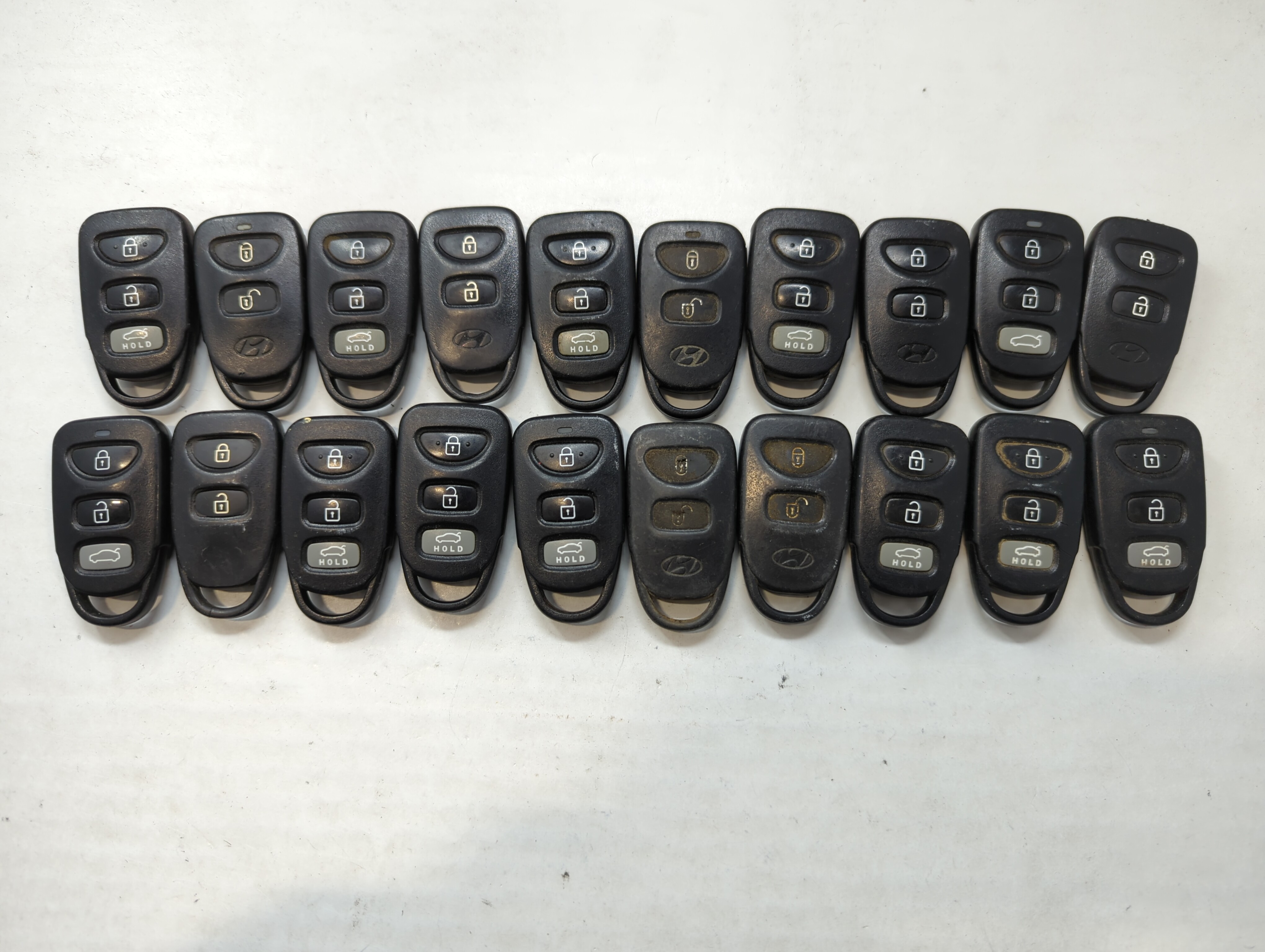 Lot of 20 Hyundai Keyless Entry Remote Fob MIXED FCC IDS MIXED PART 533926 - Oemusedautoparts1.com