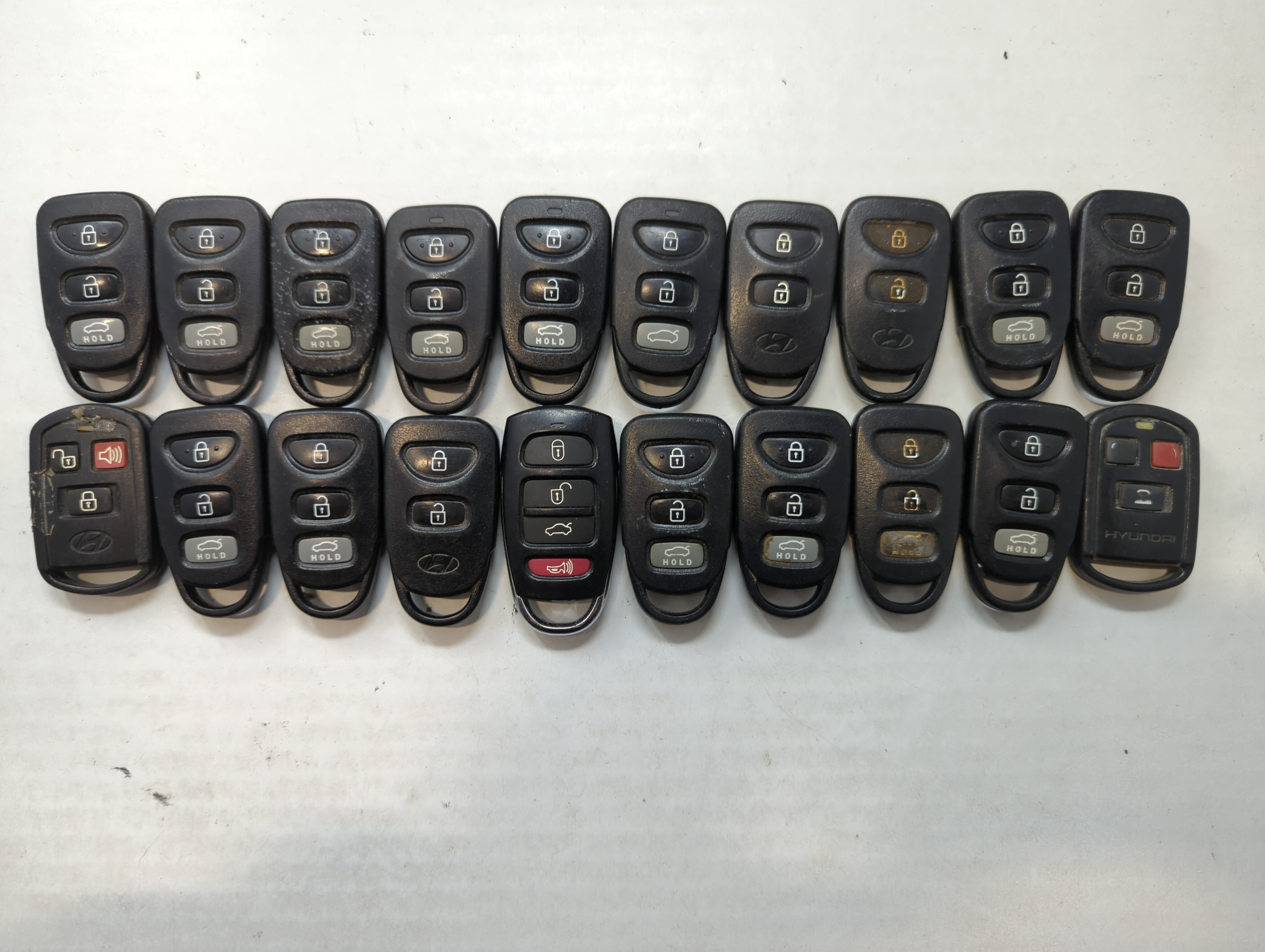 Lot of 20 Hyundai Keyless Entry Remote Fob MIXED FCC IDS MIXED PART 533928 - Oemusedautoparts1.com