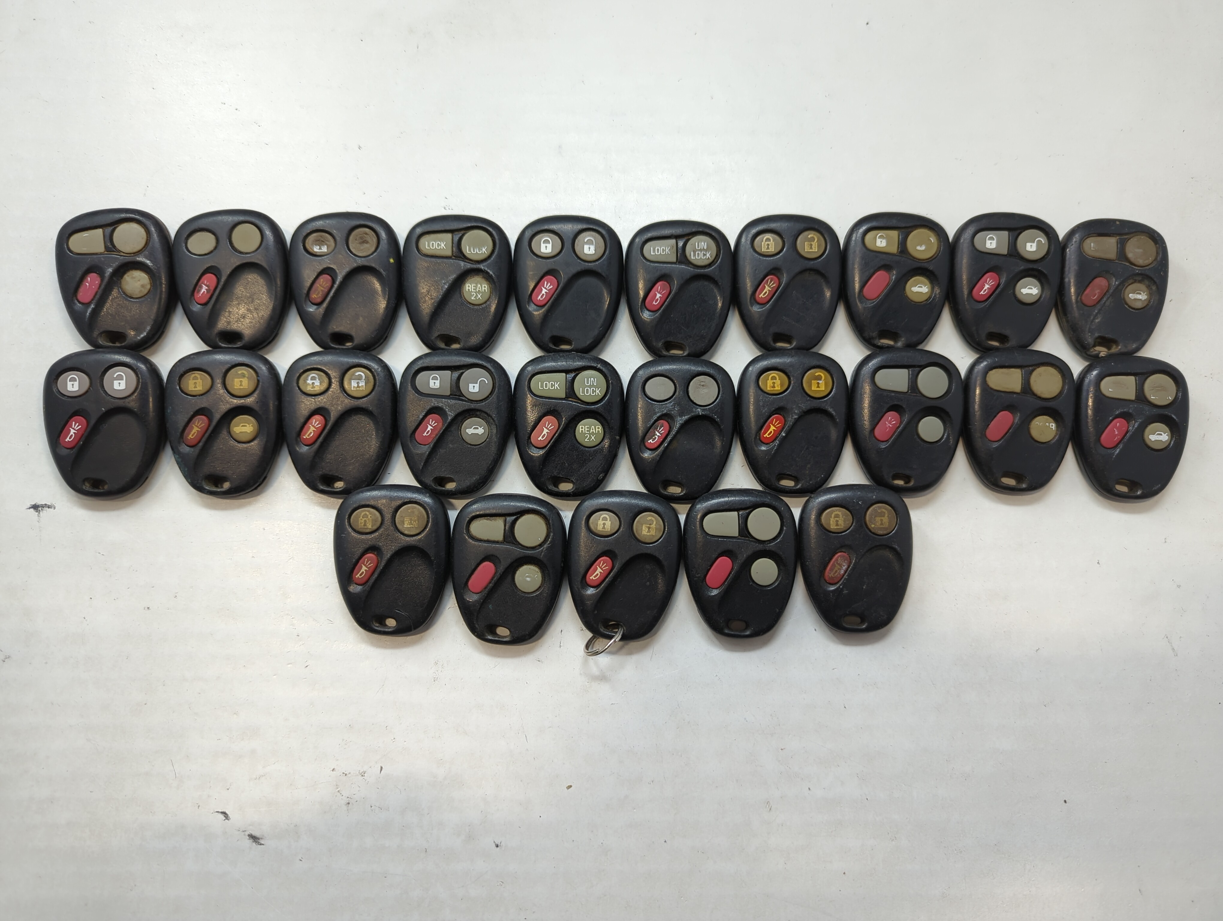Lot of 25 Chevrolet Keyless Entry Remote Fob MYT3X689B | KOBELEAR1XT | 533933 - Oemusedautoparts1.com