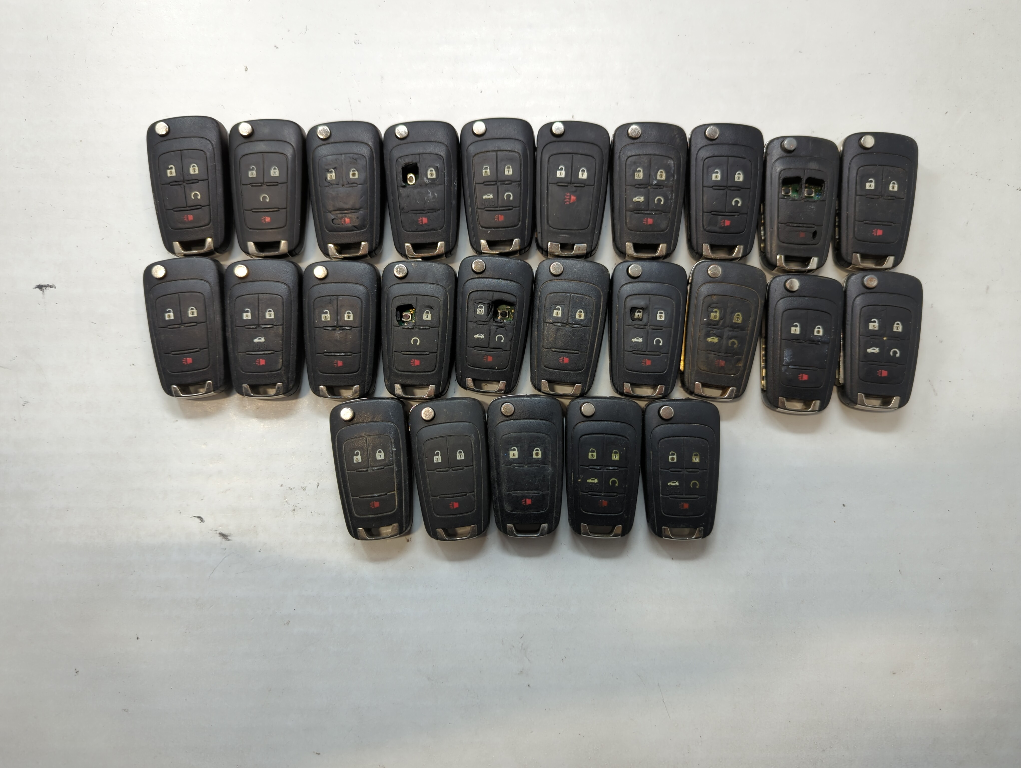 Lot of 25 Chevrolet Keyless Entry Remote Fob MIXED FCC IDS MIXED PART 533937 - Oemusedautoparts1.com