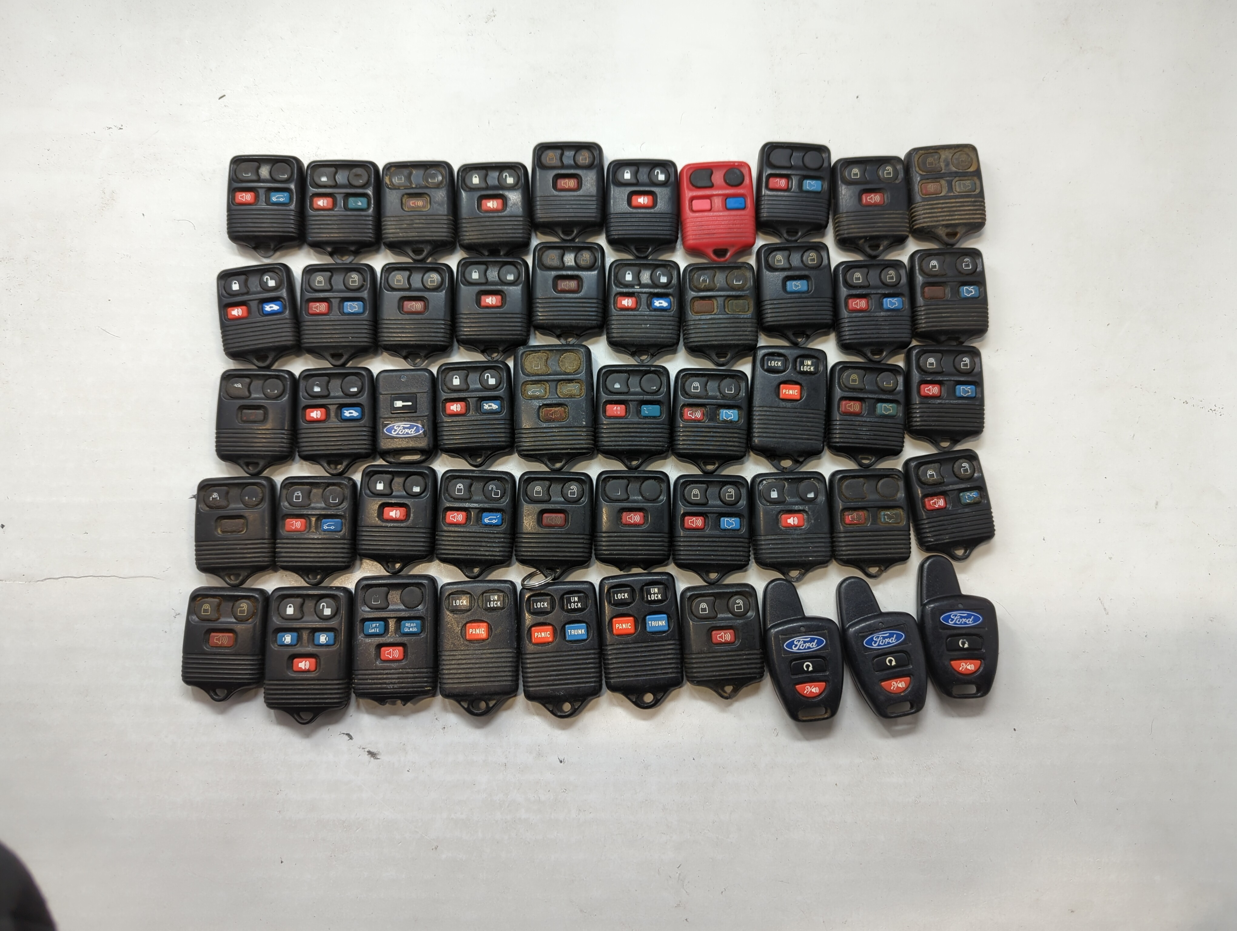 Lot of 50 Ford Keyless Entry Remote Fob MIXED FCC IDS MIXED PART NUMBERS 533941 - Oemusedautoparts1.com
