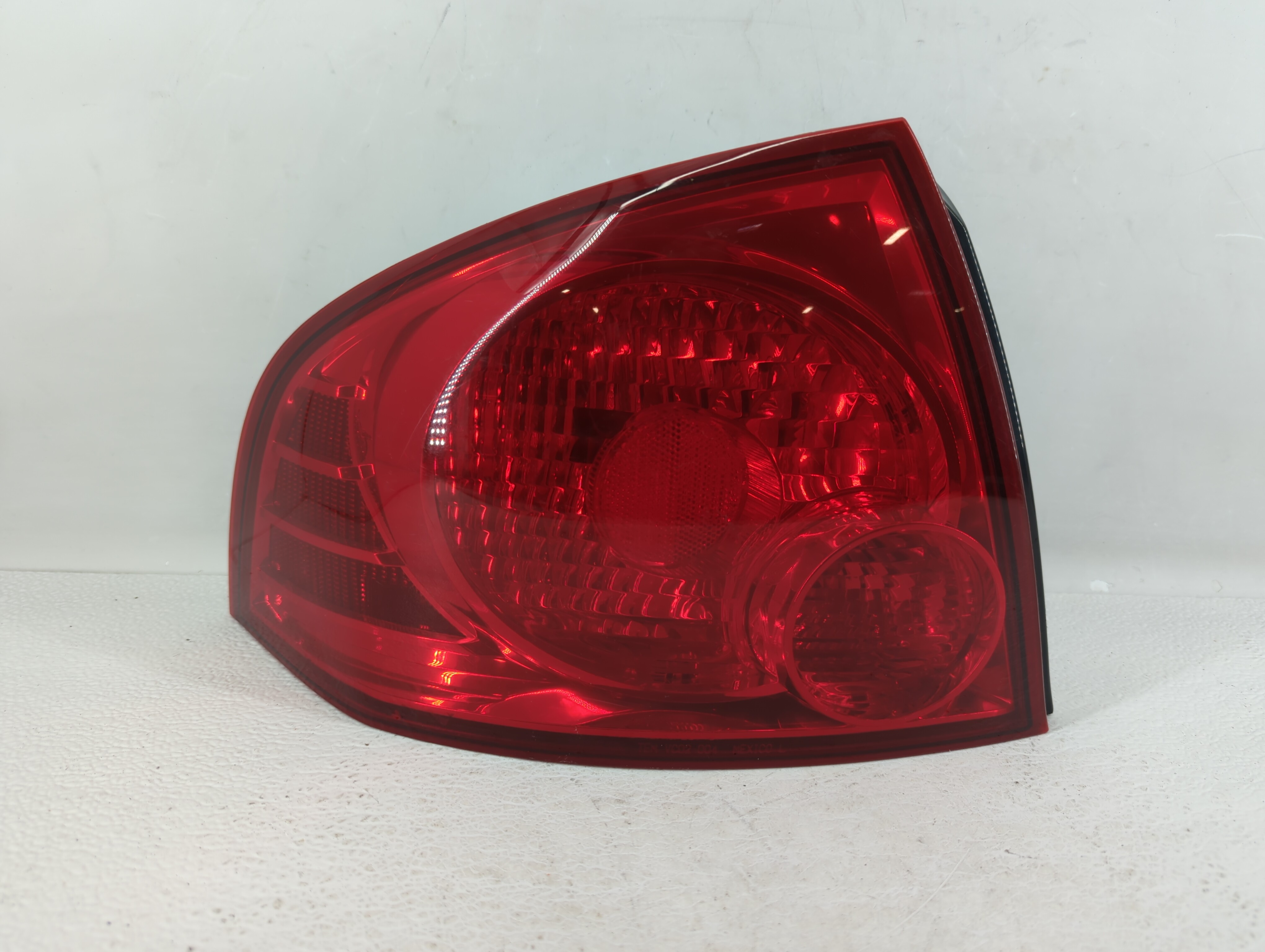Picture of 2004-2006 Nissan Sentra Driver Left Side Tail Light Taillight Oem 534439