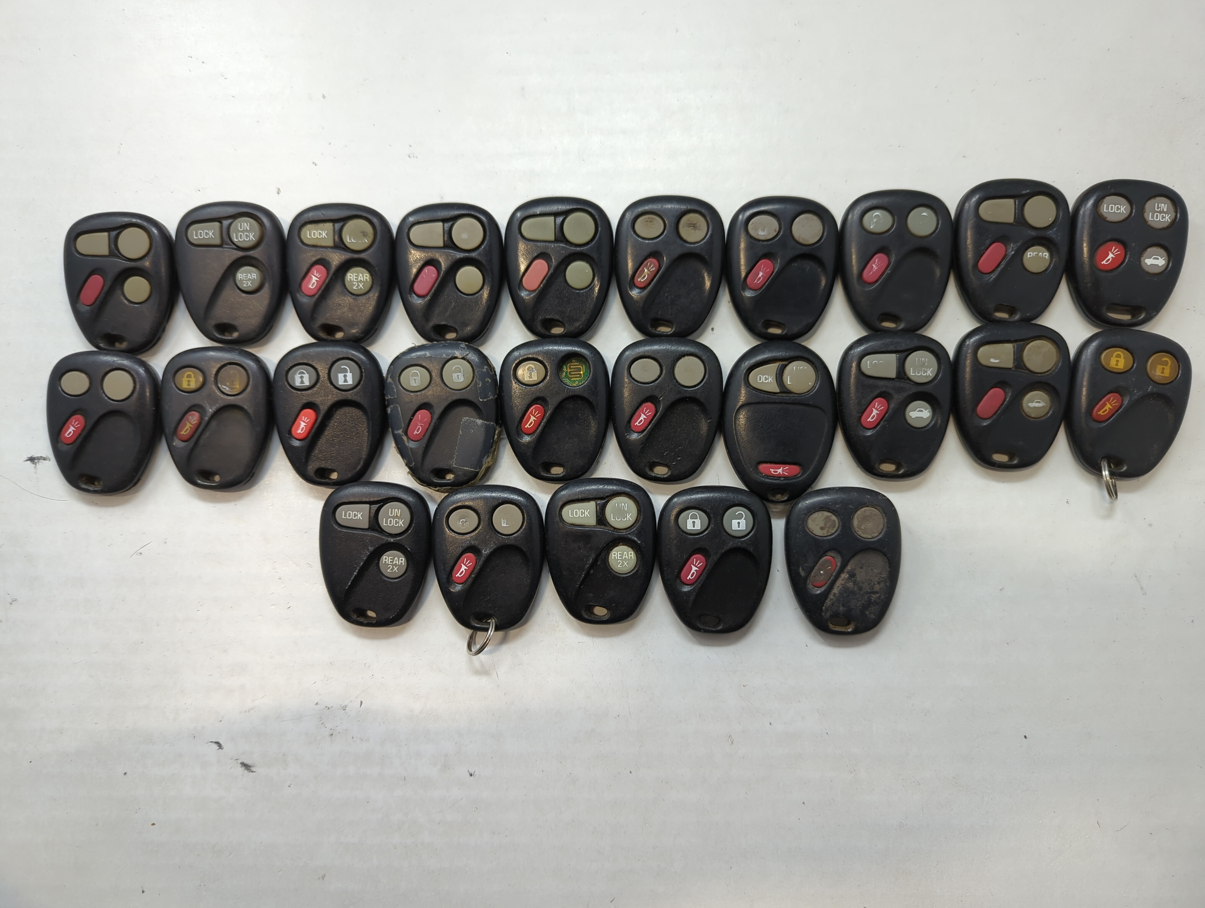 Lot of 25 Chevrolet Keyless Entry Remote Fob OUC60270 | OUC60221 MIXED 534695 - Oemusedautoparts1.com
