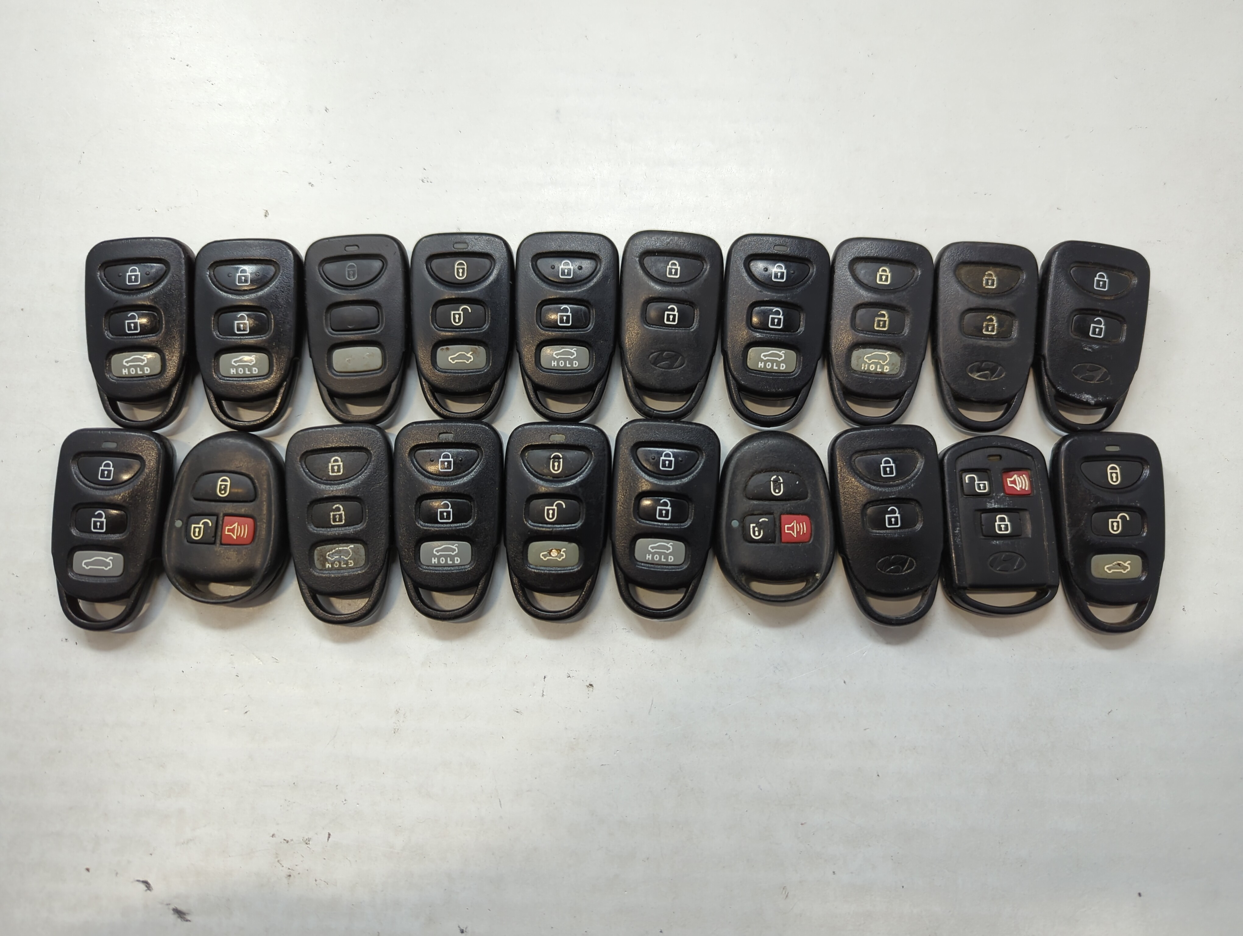 Lot of 20 Hyundai Keyless Entry Remote Fob MIXED FCC IDS MIXED PART 534768 - Oemusedautoparts1.com
