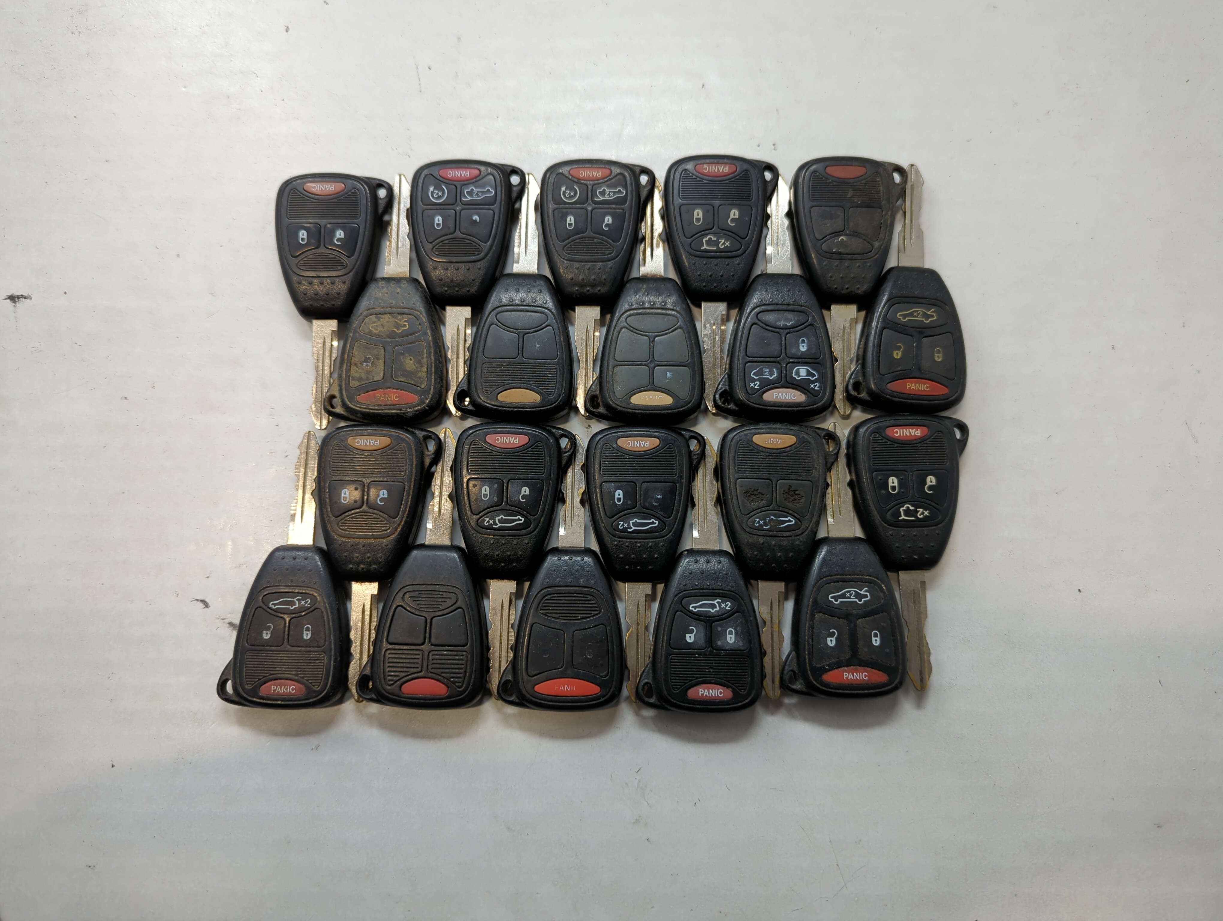 Lot of 20 Dodge Keyless Entry Remote Fob OHT692715AA | M3N5WY72XX | 534775 - Oemusedautoparts1.com