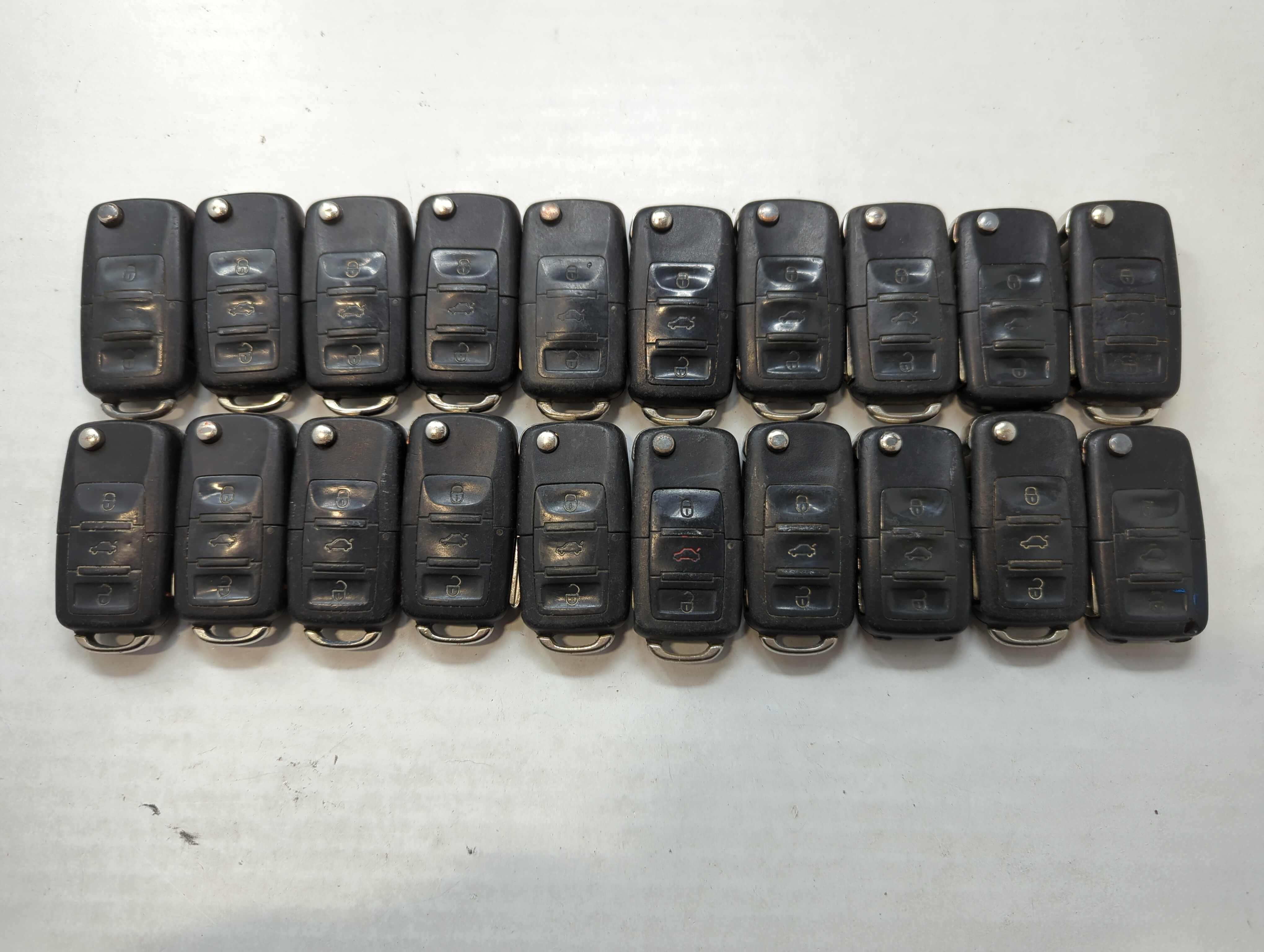 Lot of 20 Volkswagen Keyless Entry Remote Fob NBG8137T | NBG735868T 534891 - Oemusedautoparts1.com