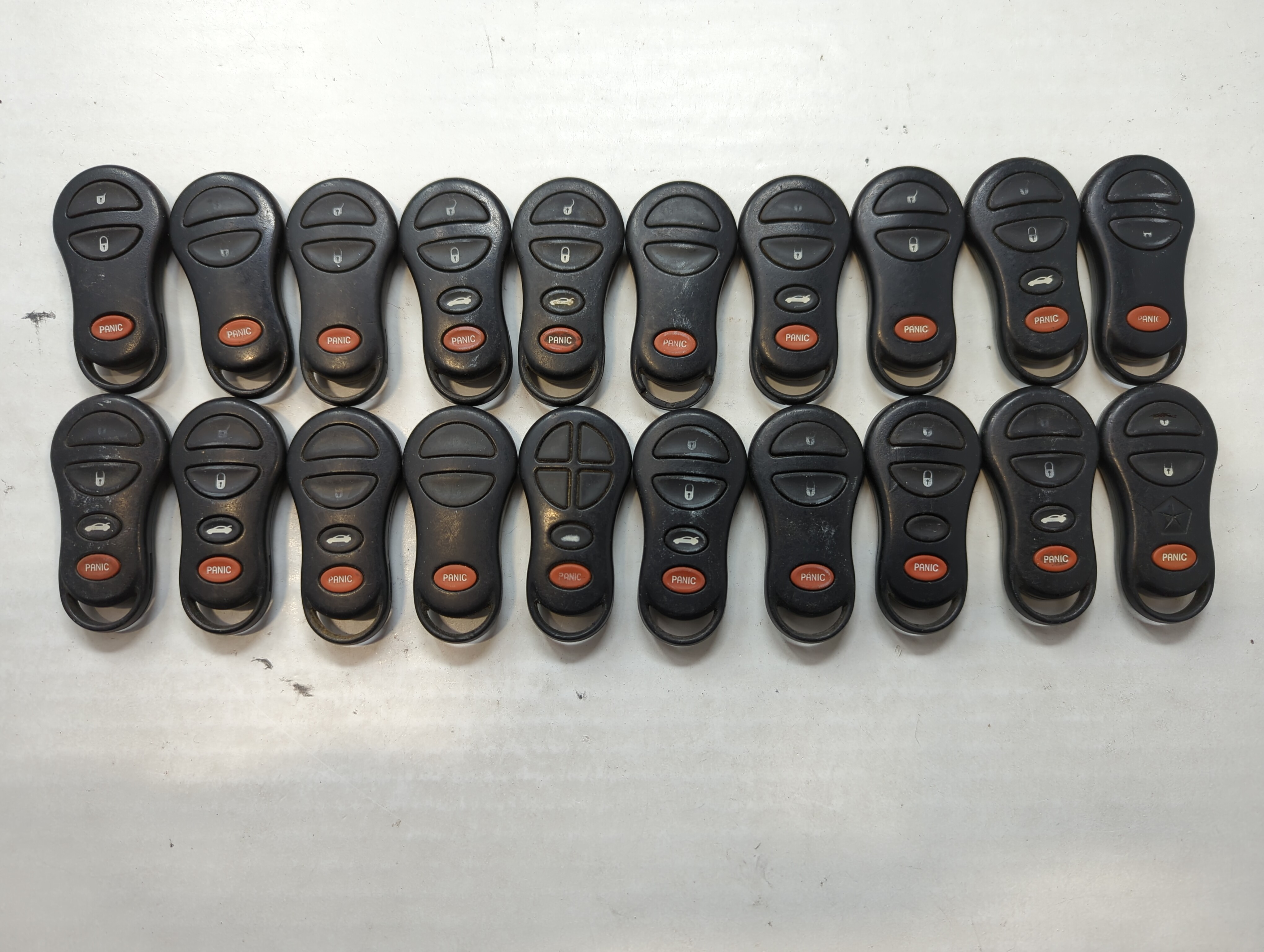 Lot of 20 Dodge Keyless Entry Remote Fob GQ43VT9T | GQ43VTI7T 04759008 | 534893 - Oemusedautoparts1.com