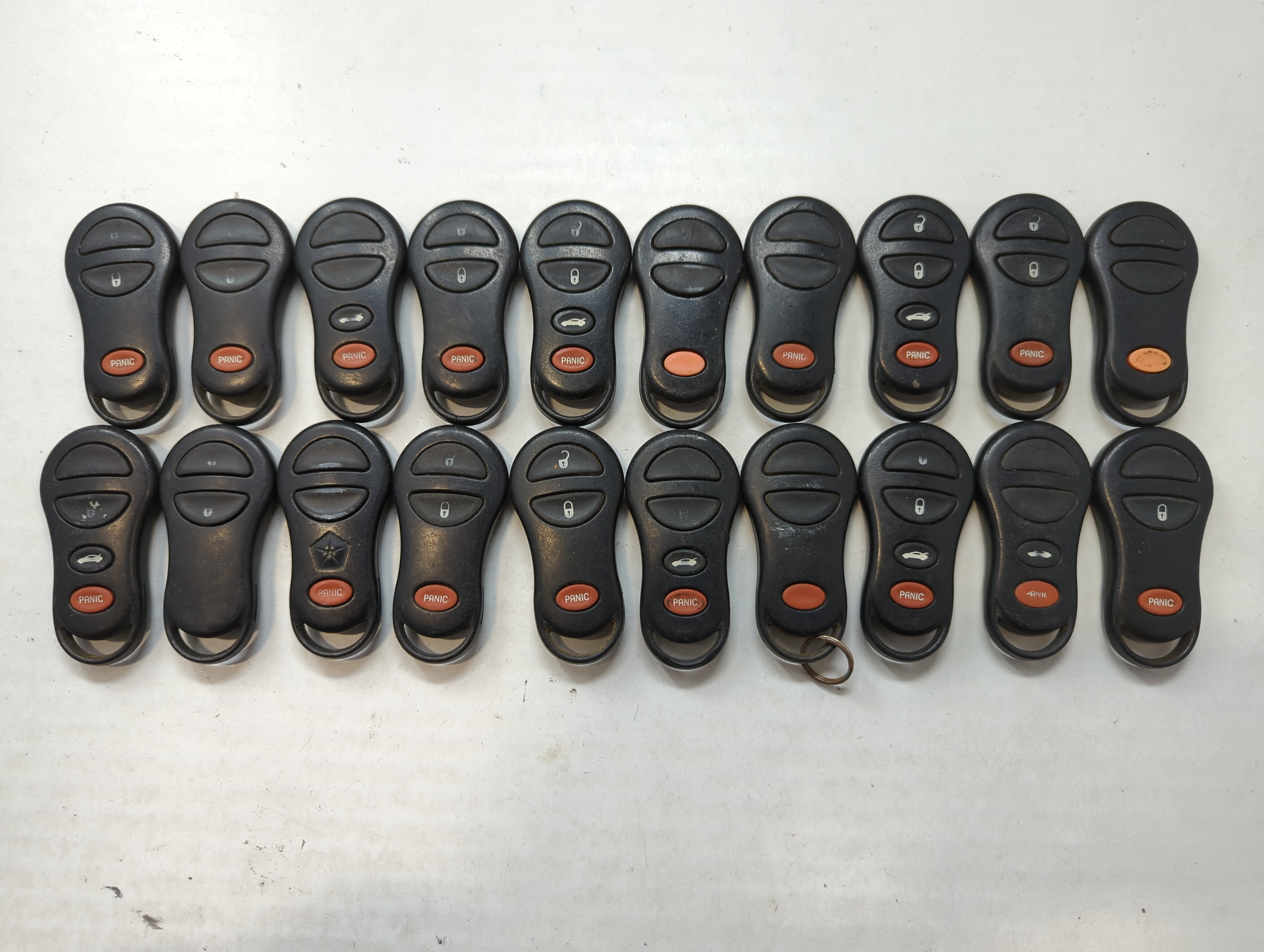 Lot of 20 Dodge Keyless Entry Remote Fob GQ43VT9T | GQ43VTI7T 04759008 | 534894 - Oemusedautoparts1.com