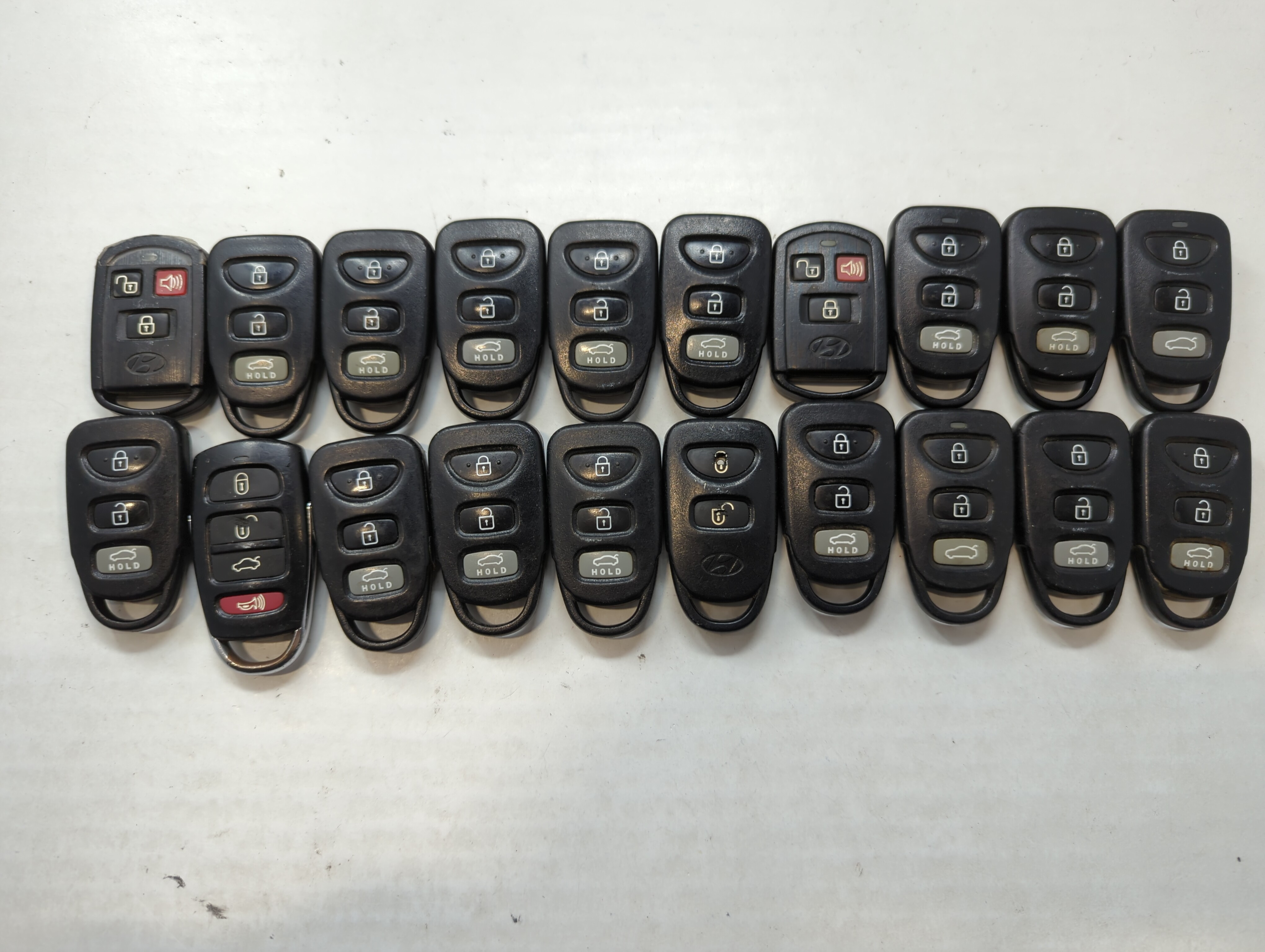 Lot of 20 Hyundai Keyless Entry Remote Fob MIXED FCC IDS MIXED PART 534960 - Oemusedautoparts1.com