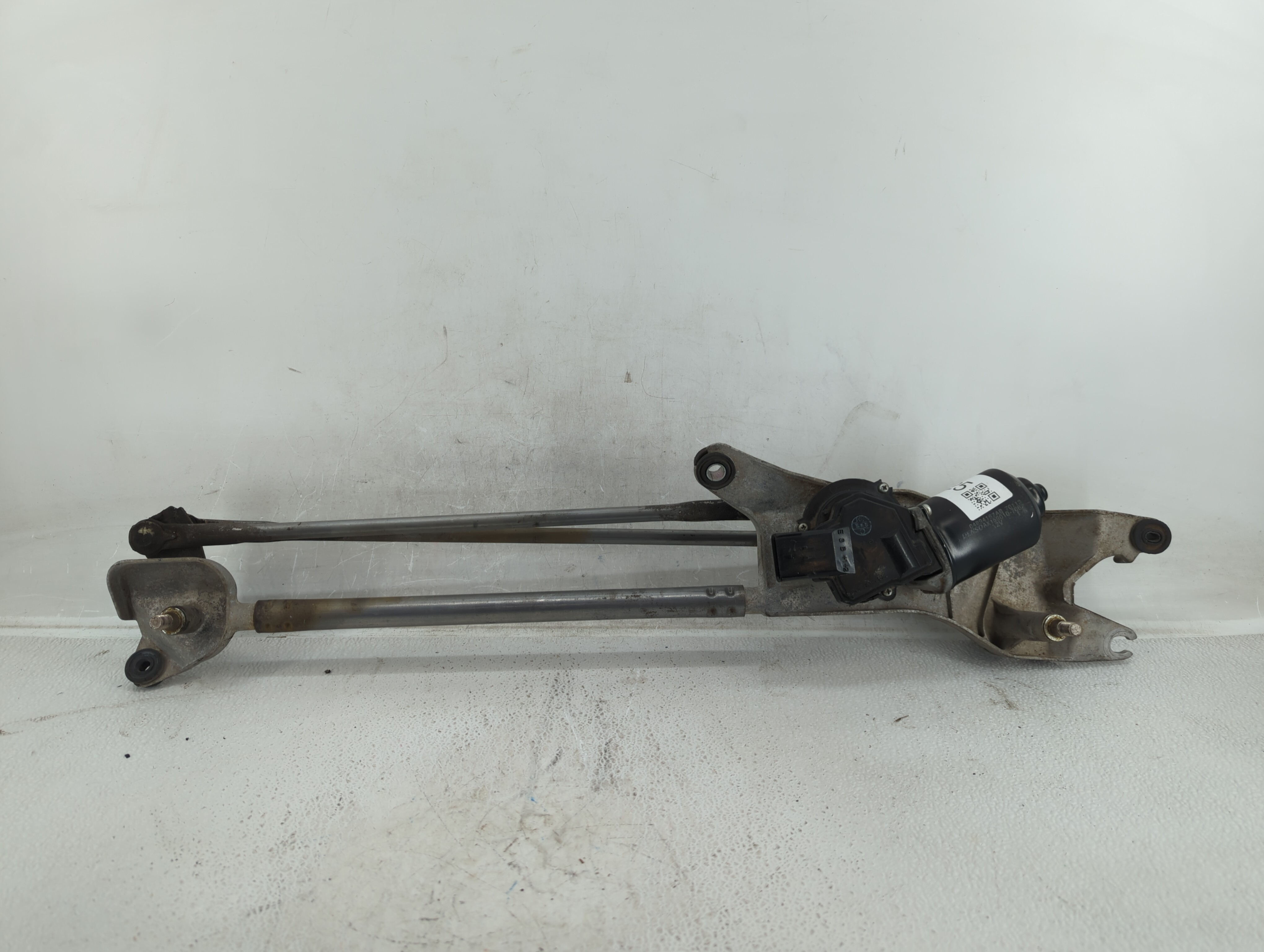 Picture of 2006 Chrysler Pacifica Front Windshield Wiper Motor 535325
