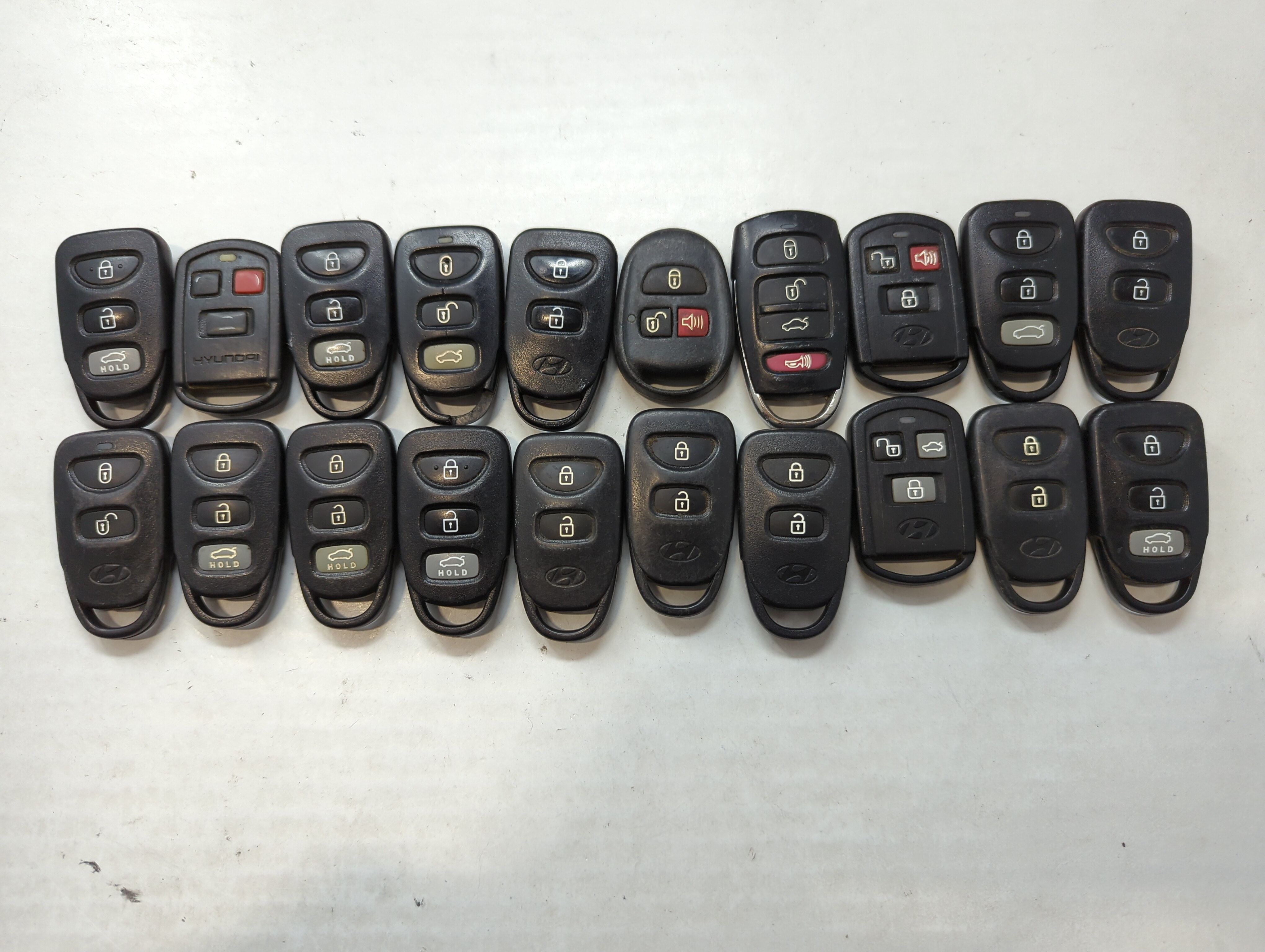 Lot of 20 Hyundai Keyless Entry Remote Fob MIXED FCC IDS MIXED PART 535362 - Oemusedautoparts1.com