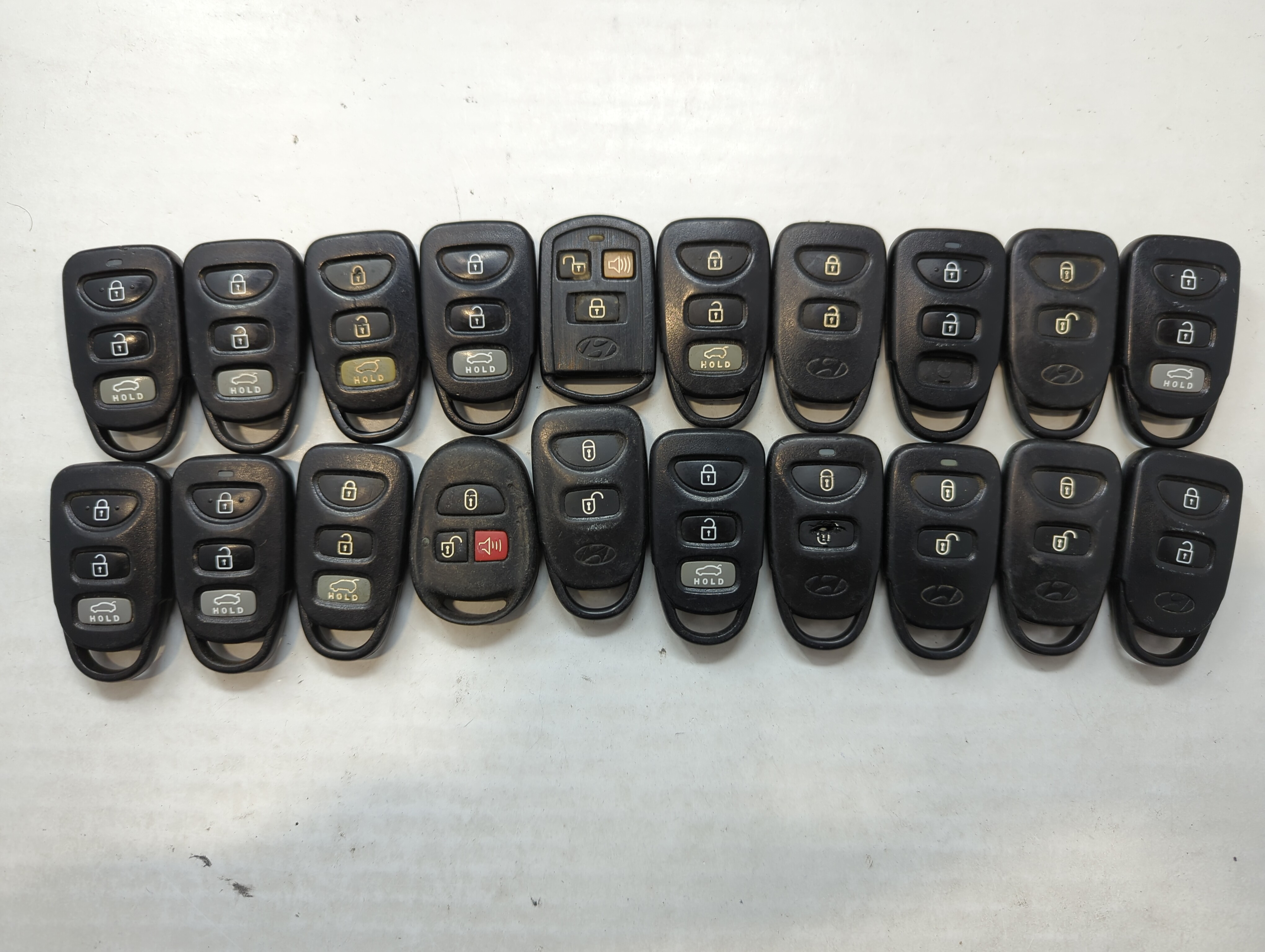 Lot of 20 Hyundai Keyless Entry Remote Fob MIXED FCC IDS MIXED PART 535403 - Oemusedautoparts1.com