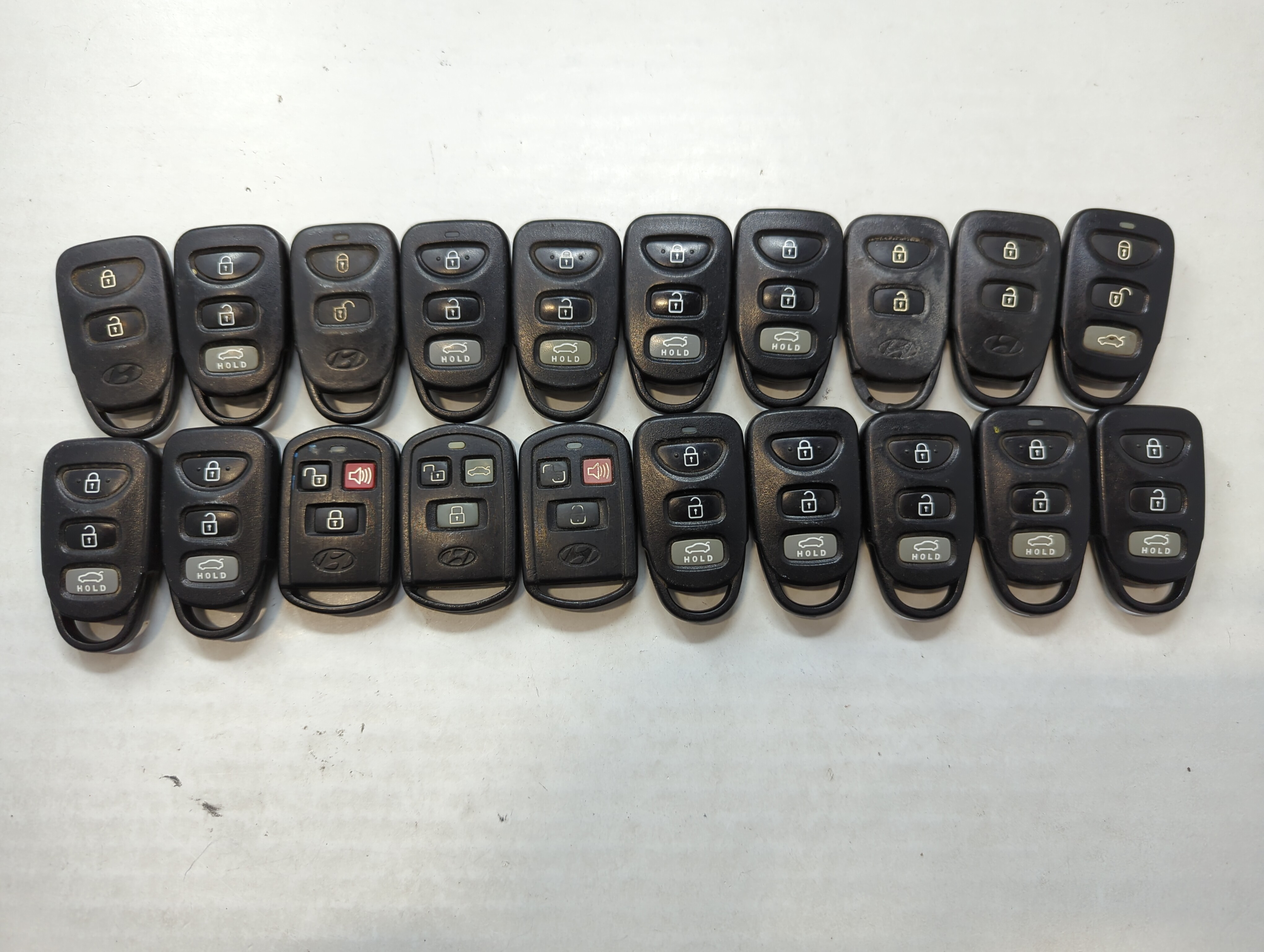 Lot of 20 Hyundai Keyless Entry Remote Fob MIXED FCC IDS MIXED PART 535404 - Oemusedautoparts1.com