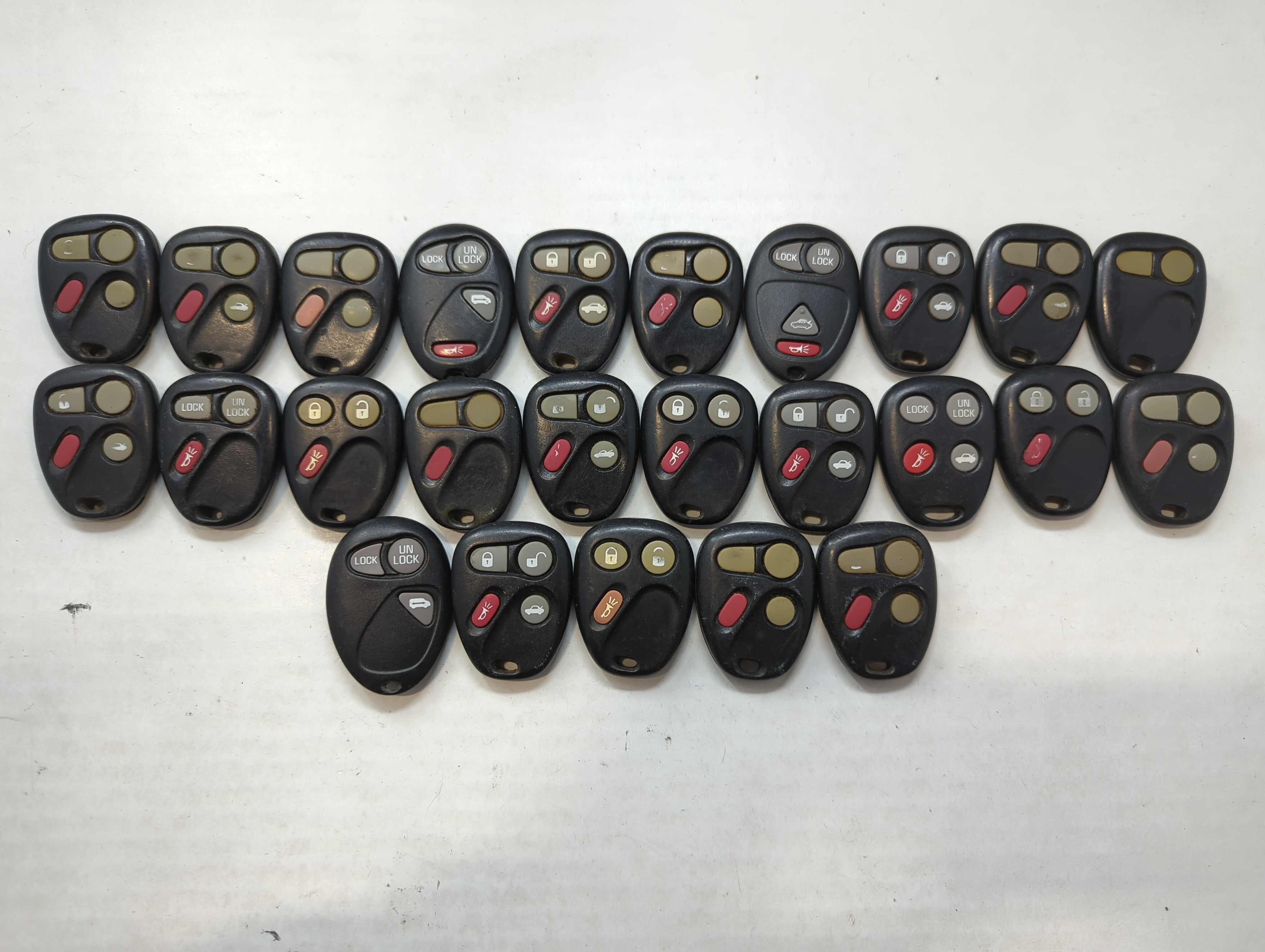 Lot of 25 Chevrolet Keyless Entry Remote Fob MYT3X689B | KOBELEAR1XT | 535411 - Oemusedautoparts1.com