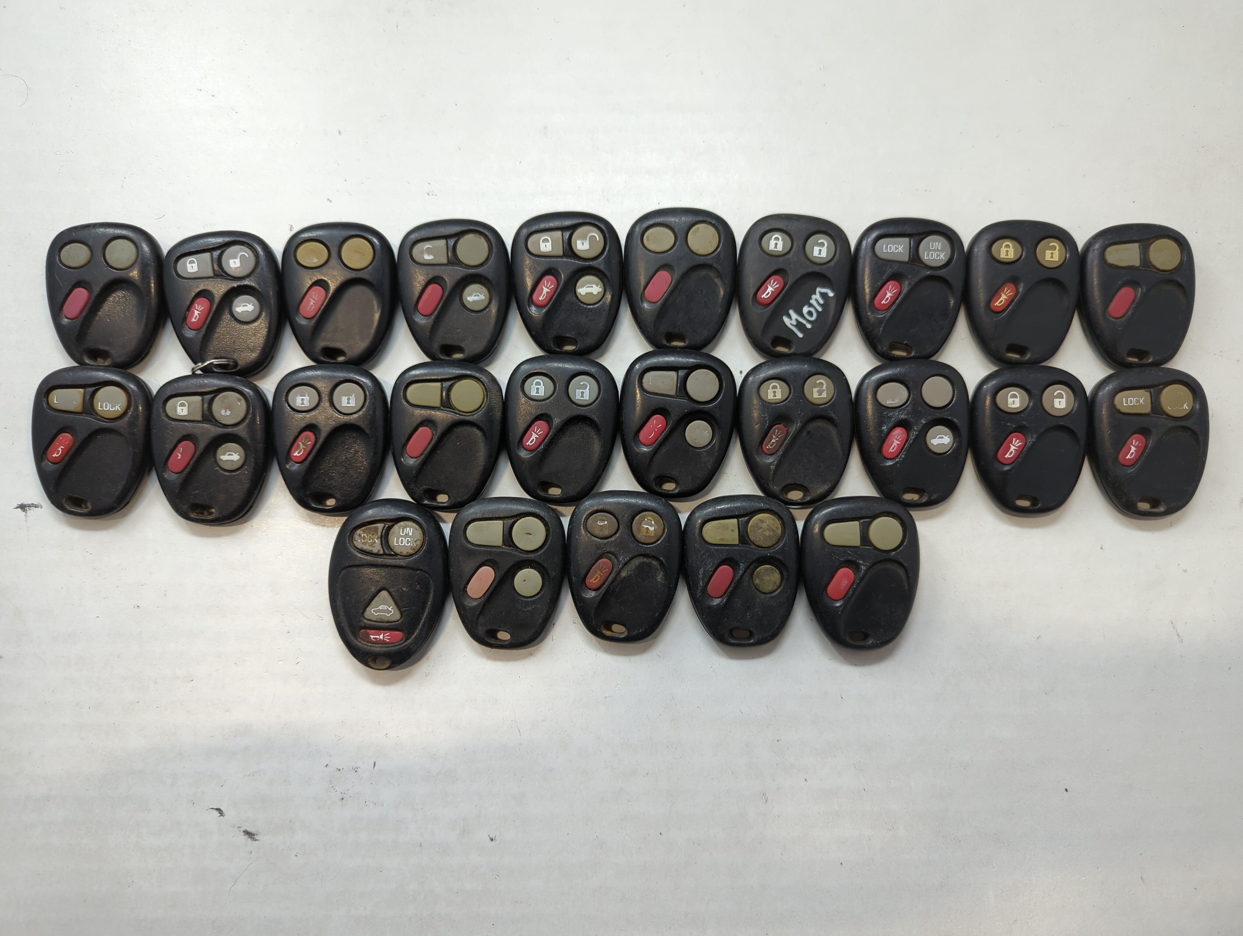 Lot of 25 Chevrolet Keyless Entry Remote Fob MYT3X68988 | KOBLEAR1XT | 535415 - Oemusedautoparts1.com