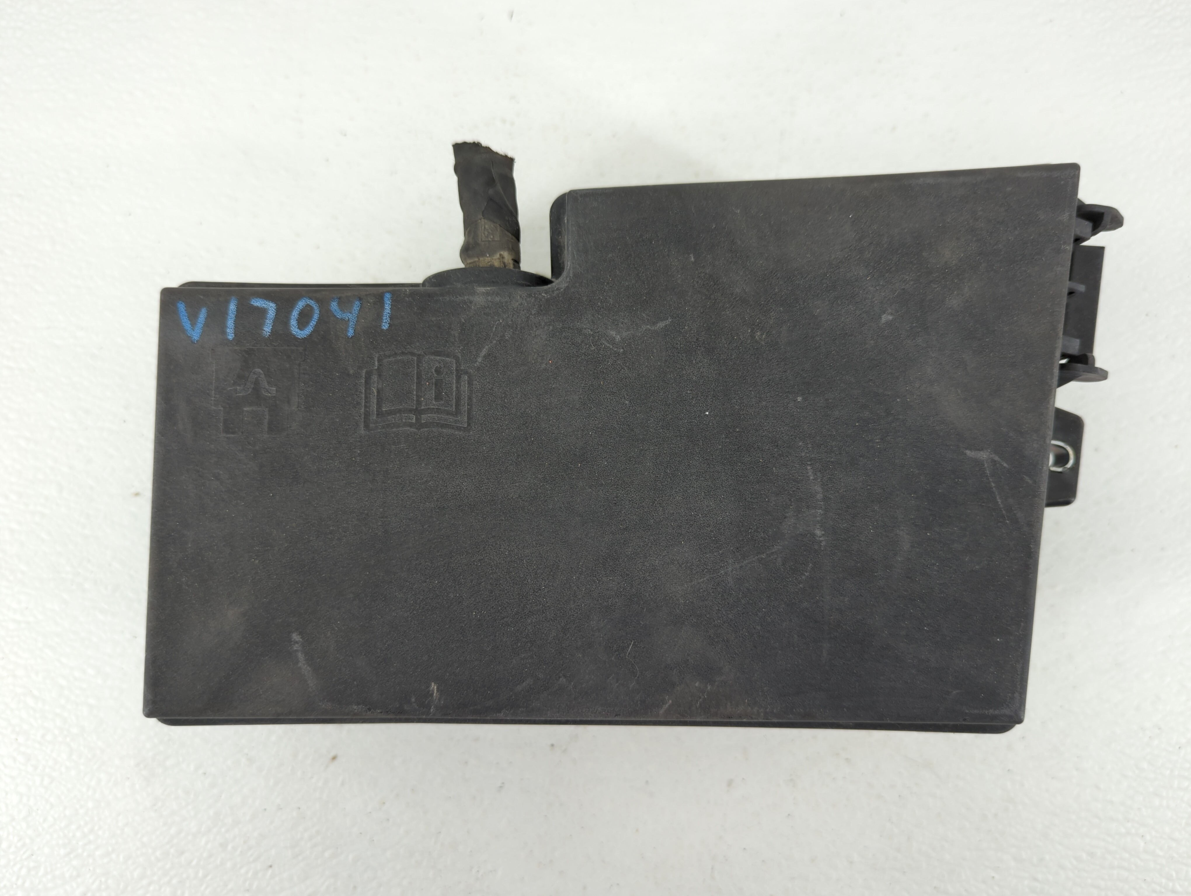 Picture of 2019-2019 Ford Escape Fusebox Fuse Box Relay Module Av6t-14a067-ad 535574