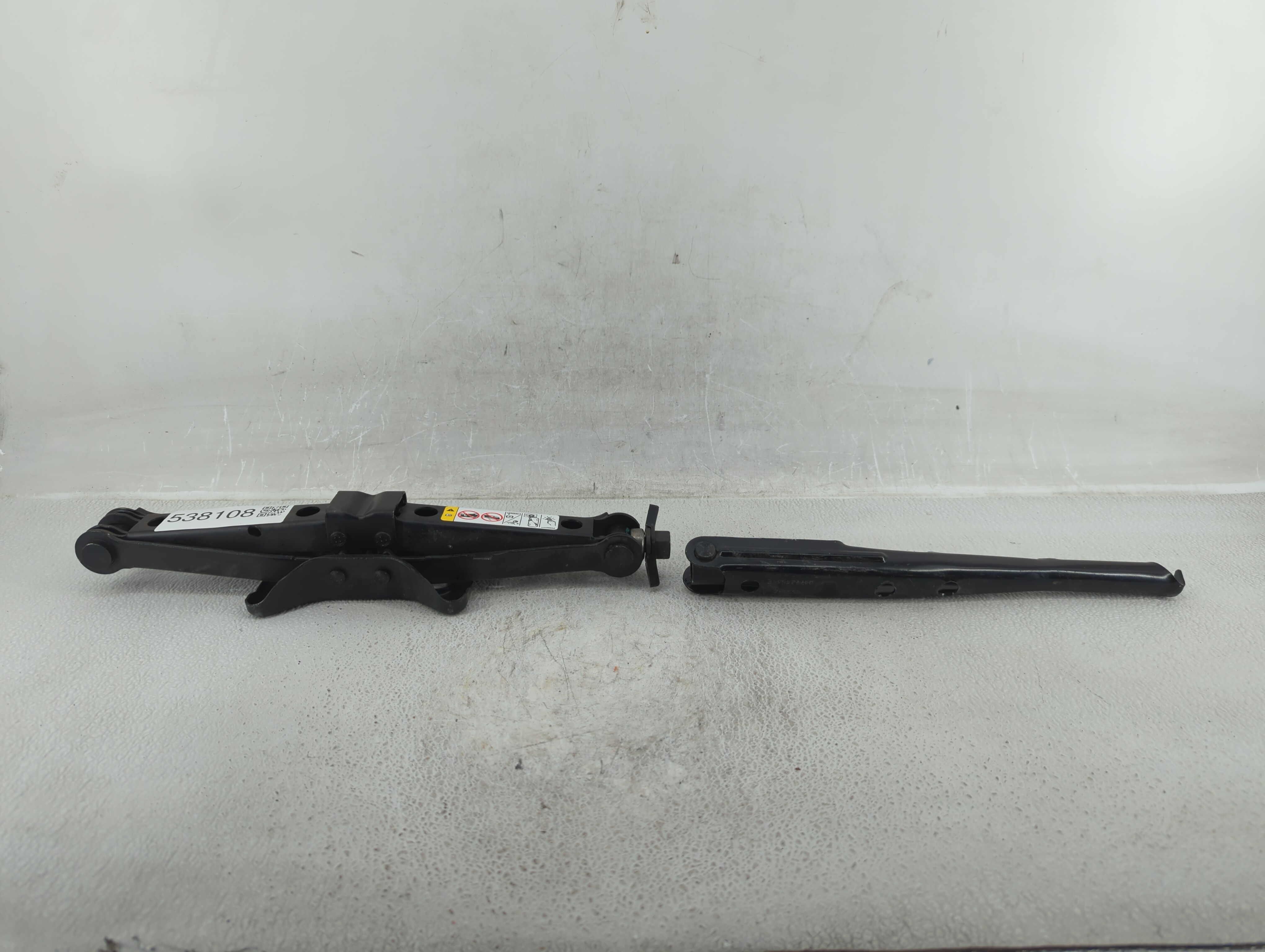 Picture of 2013 Dodge Avenger Spare Scissor Car Jack 538108