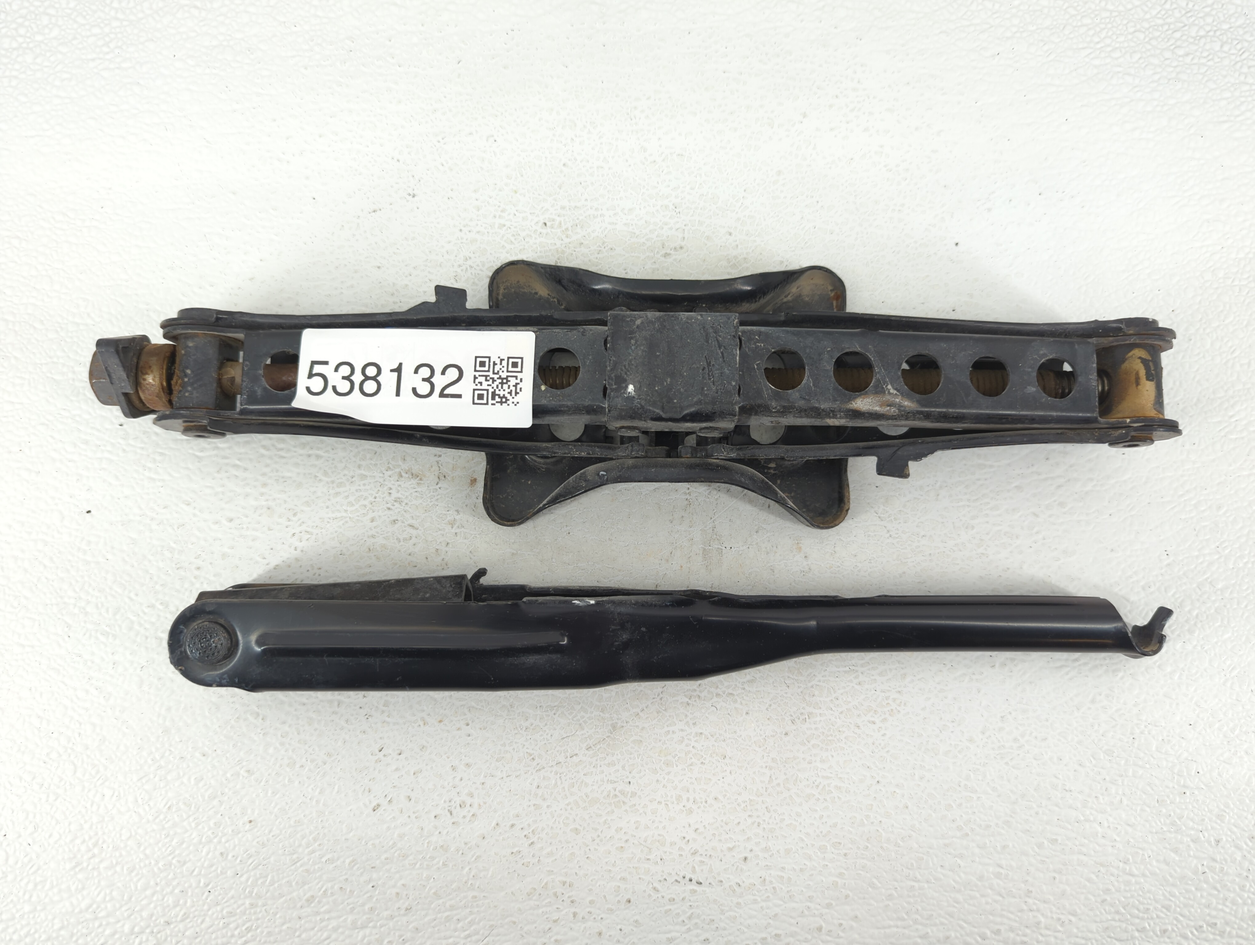 Picture of 2012 Dodge Challenger Spare Scissor Car Jack 538132