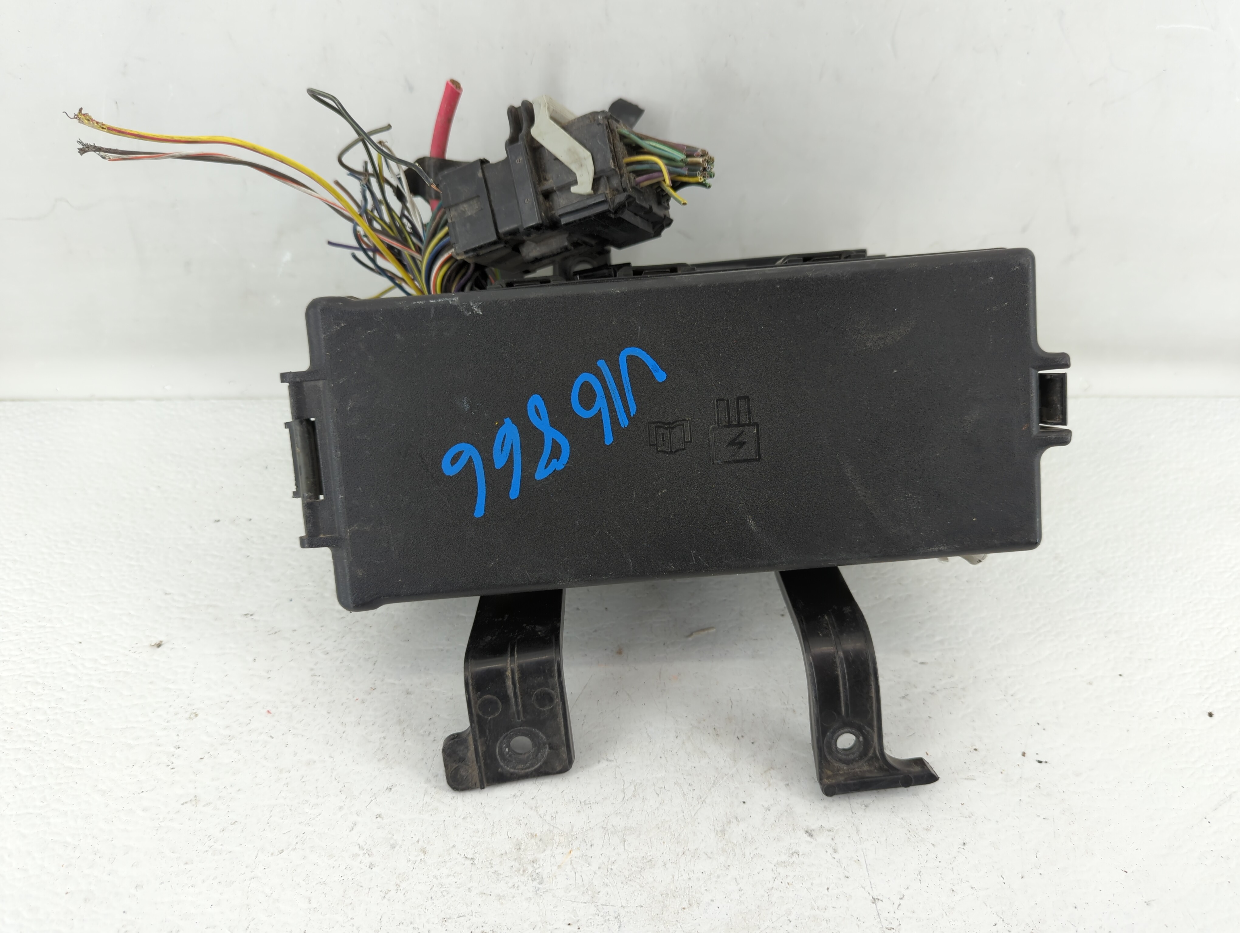 2010-2012 Ford Fusion Fusebox Fuse Box Relay Module Ae5t-14290-f 538174 - Oemusedautoparts1.com