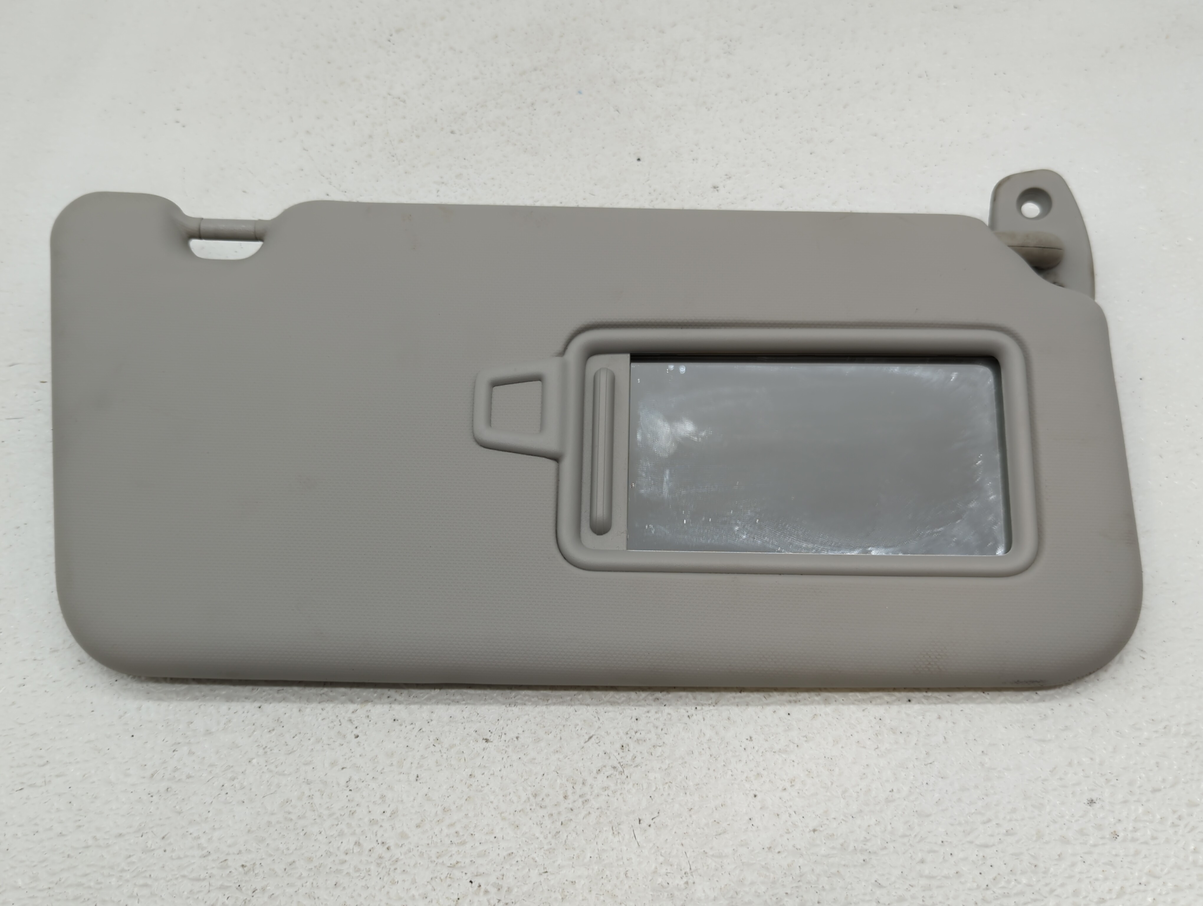2020-2021 Kia Soul Passenger Sun Visor Mirror Right Sunvisor Gray 539428 - Oemusedautoparts1.com