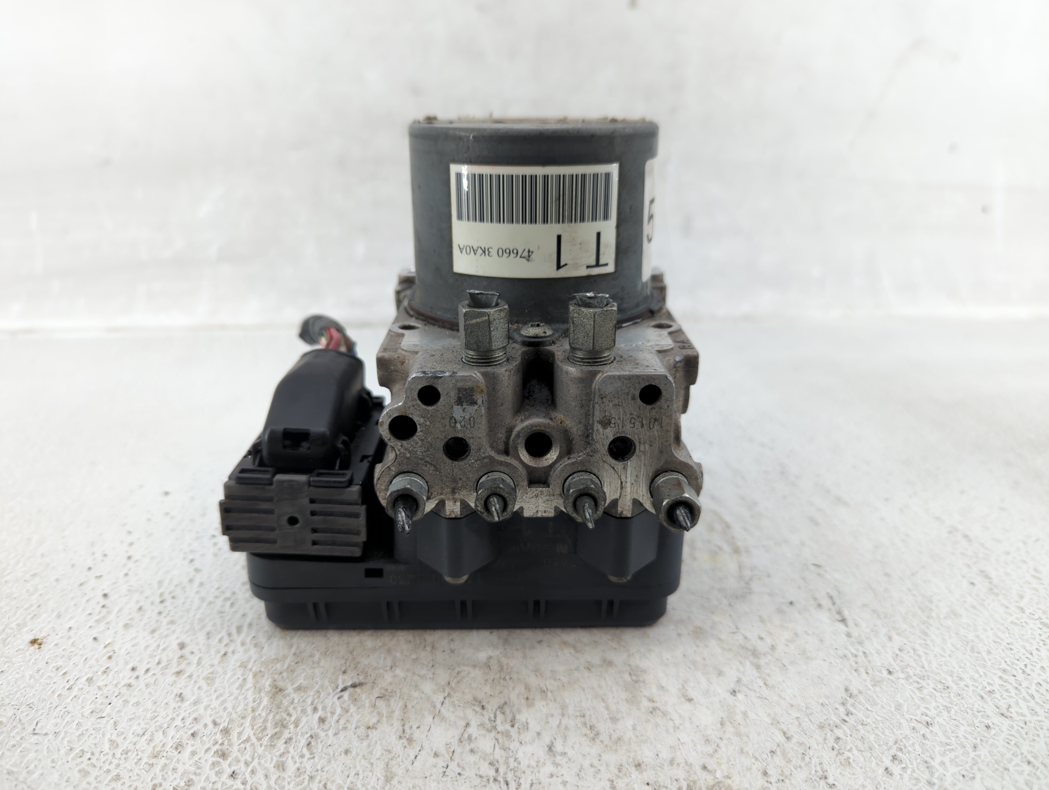 Picture of 2013-2014 Nissan Pathfinder Abs Pump Control Module 539930
