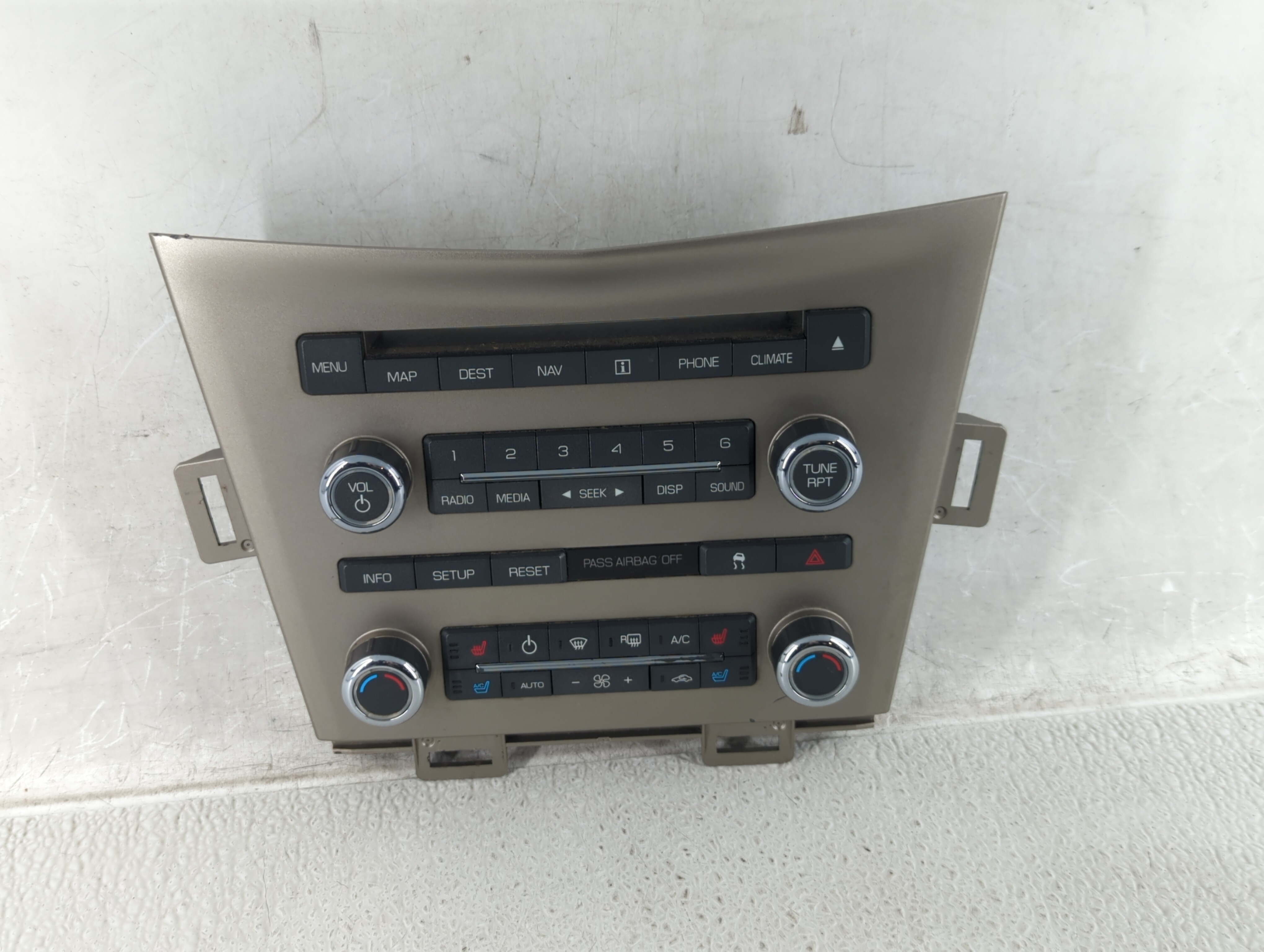 Picture of 2010-2010 Lincoln Mkt Radio Control Panel 540201