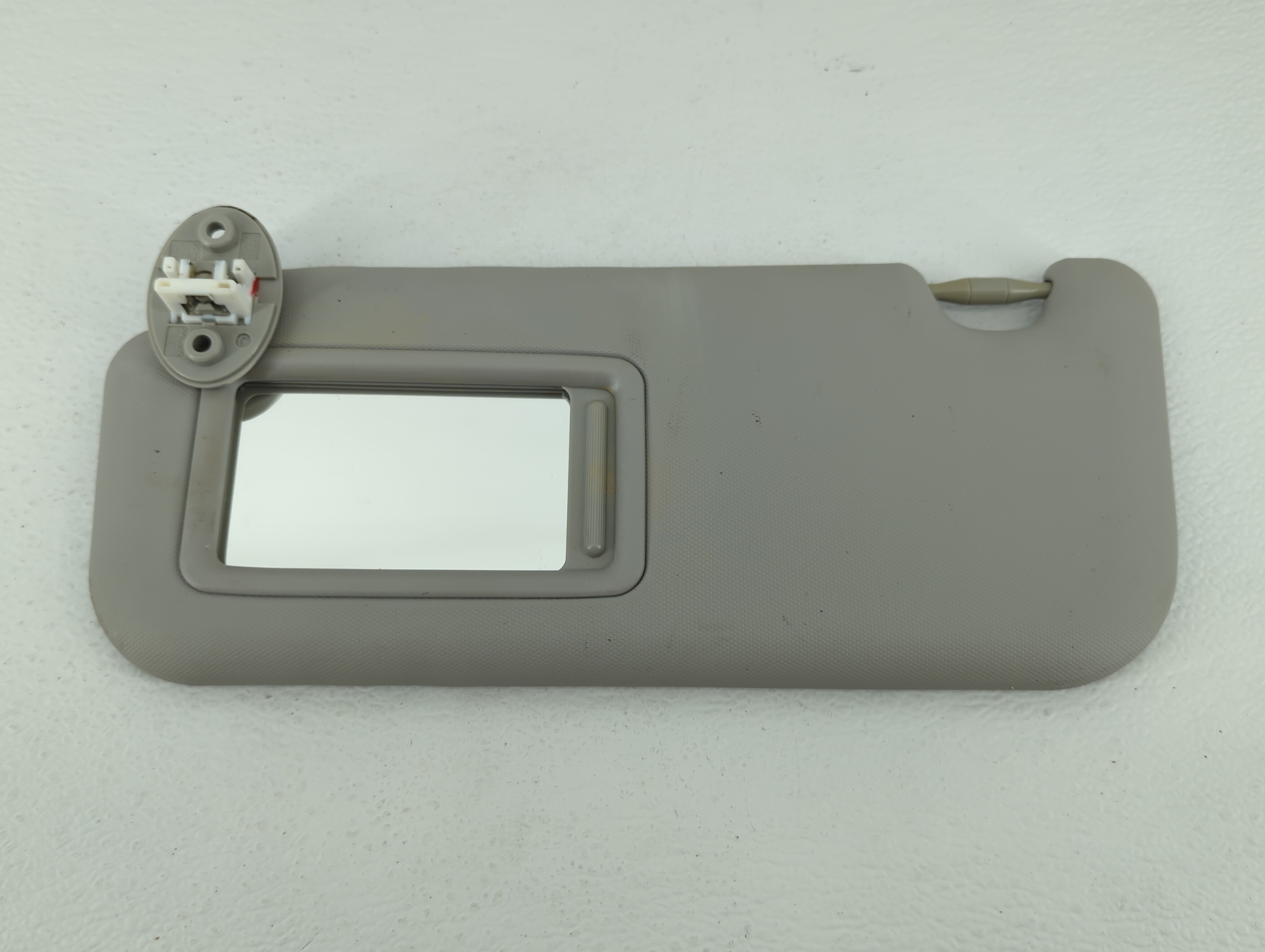 Picture of Chevrolet Traverse Driver Sun Visor Mirror Left Sunvisor Pale Grey 540818