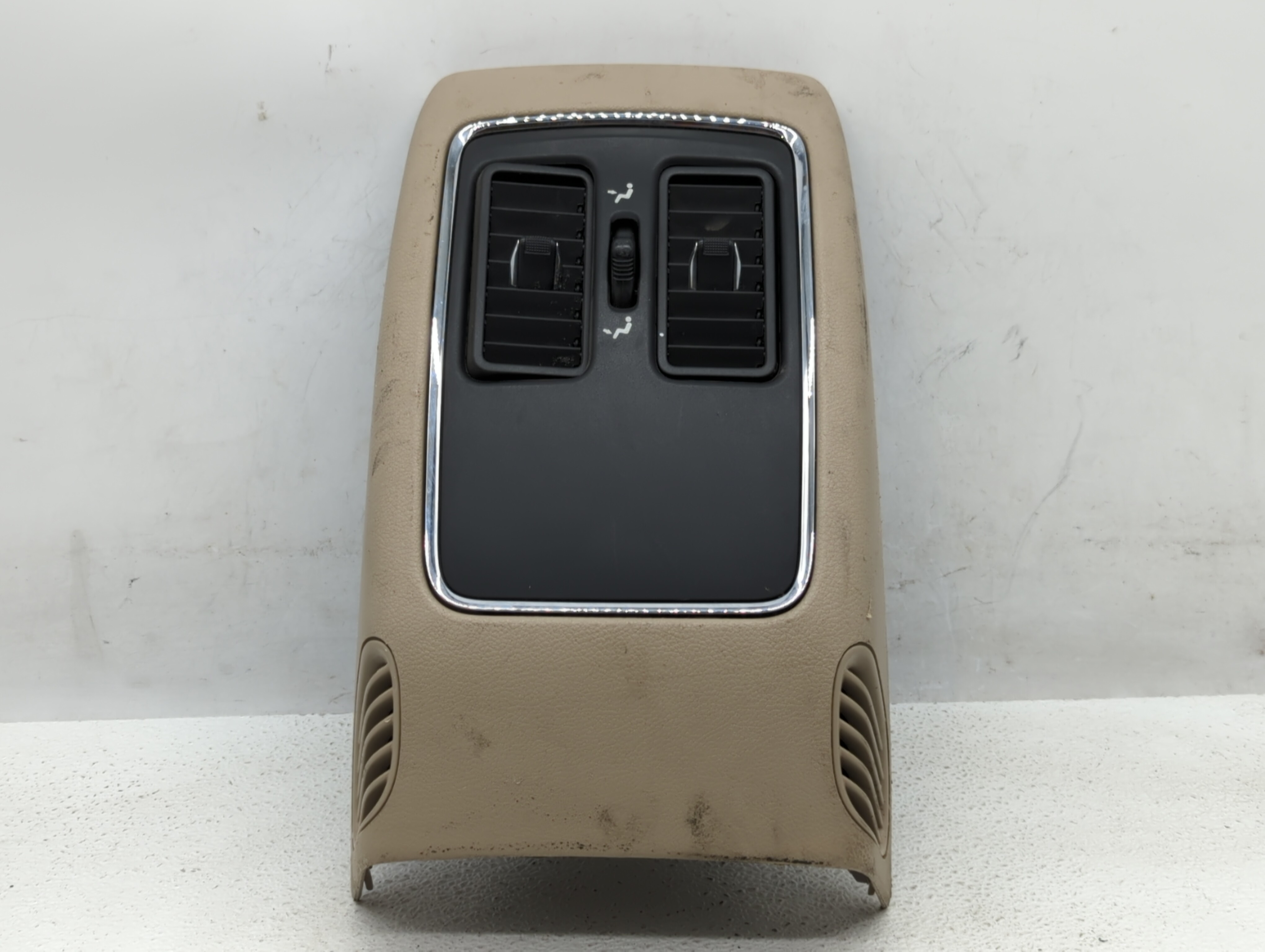 2019 Jeep Grand Cherokee Overhead Roof Console 541752 - Oemusedautoparts1.com