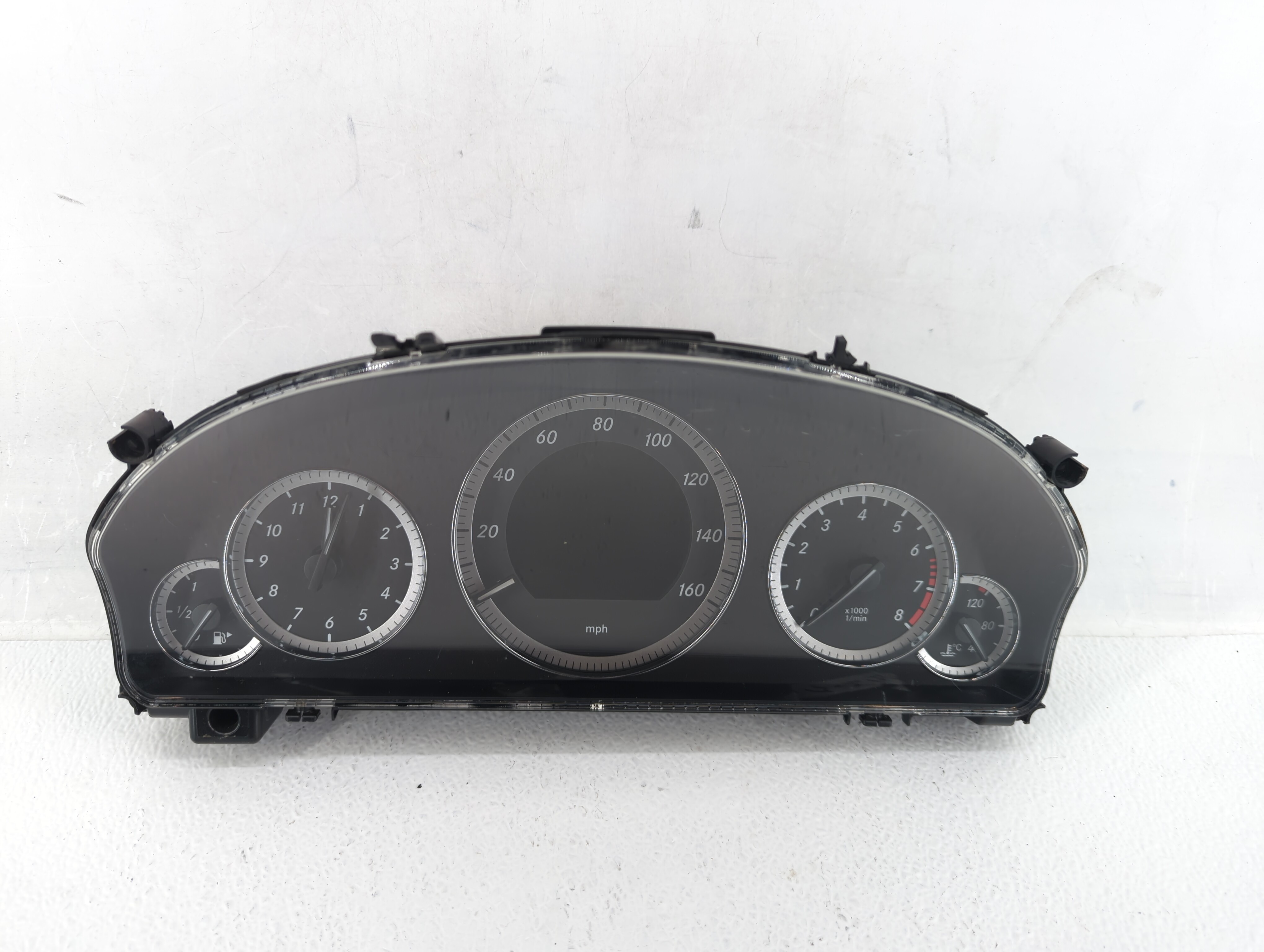Picture of 2010-2010 Mercedes-benz E350 Speedometer Instrument Cluster Gauges 542391