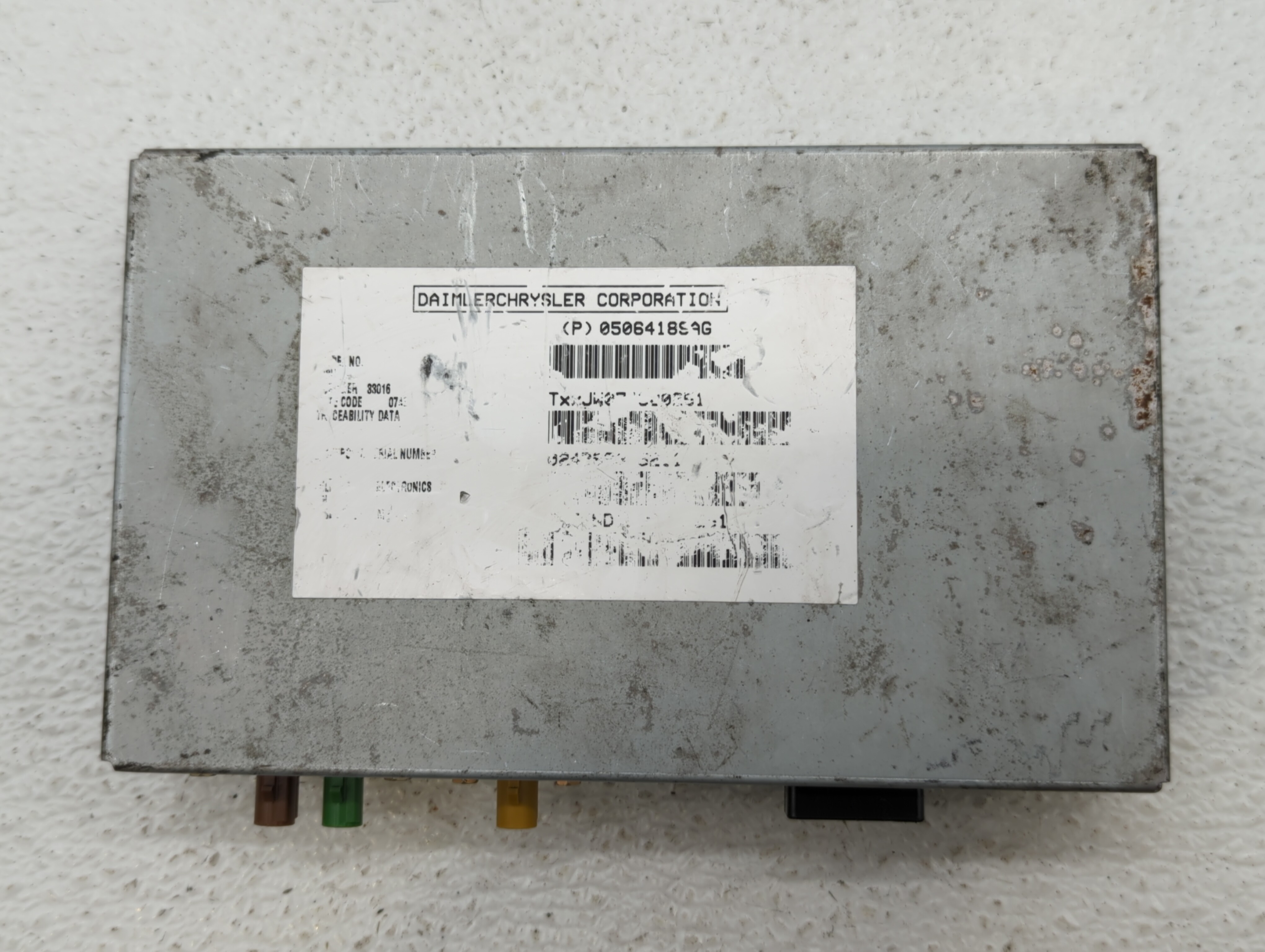 2012 Chrysler Town & Country Chassis Control Module Ccm Bcm Body Control 543882 - Oemusedautoparts1.com