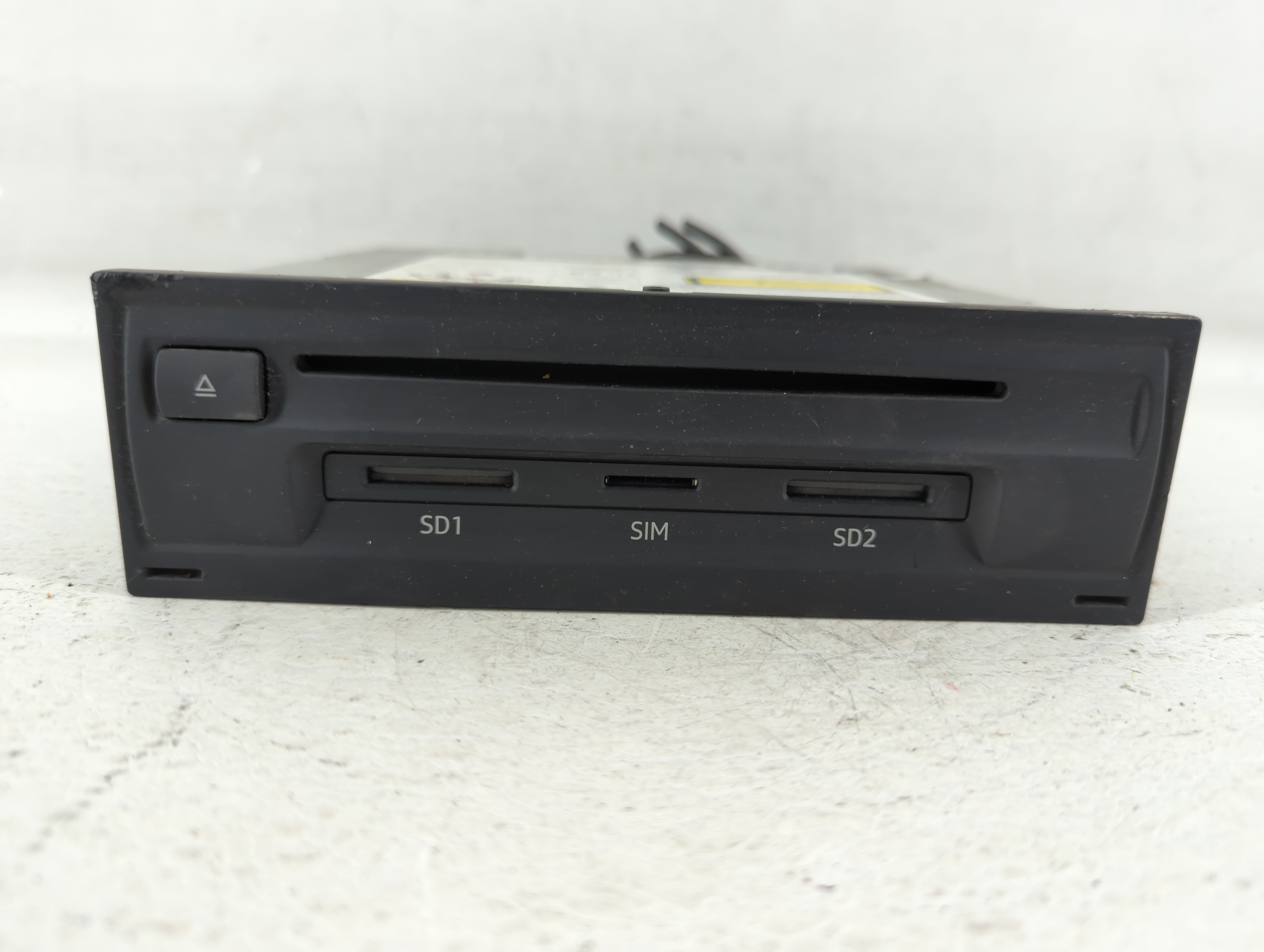 2017-2017 Audi Q7 Am Fm Cd Player Radio Receiver 548970 - Oemusedautoparts1.com
