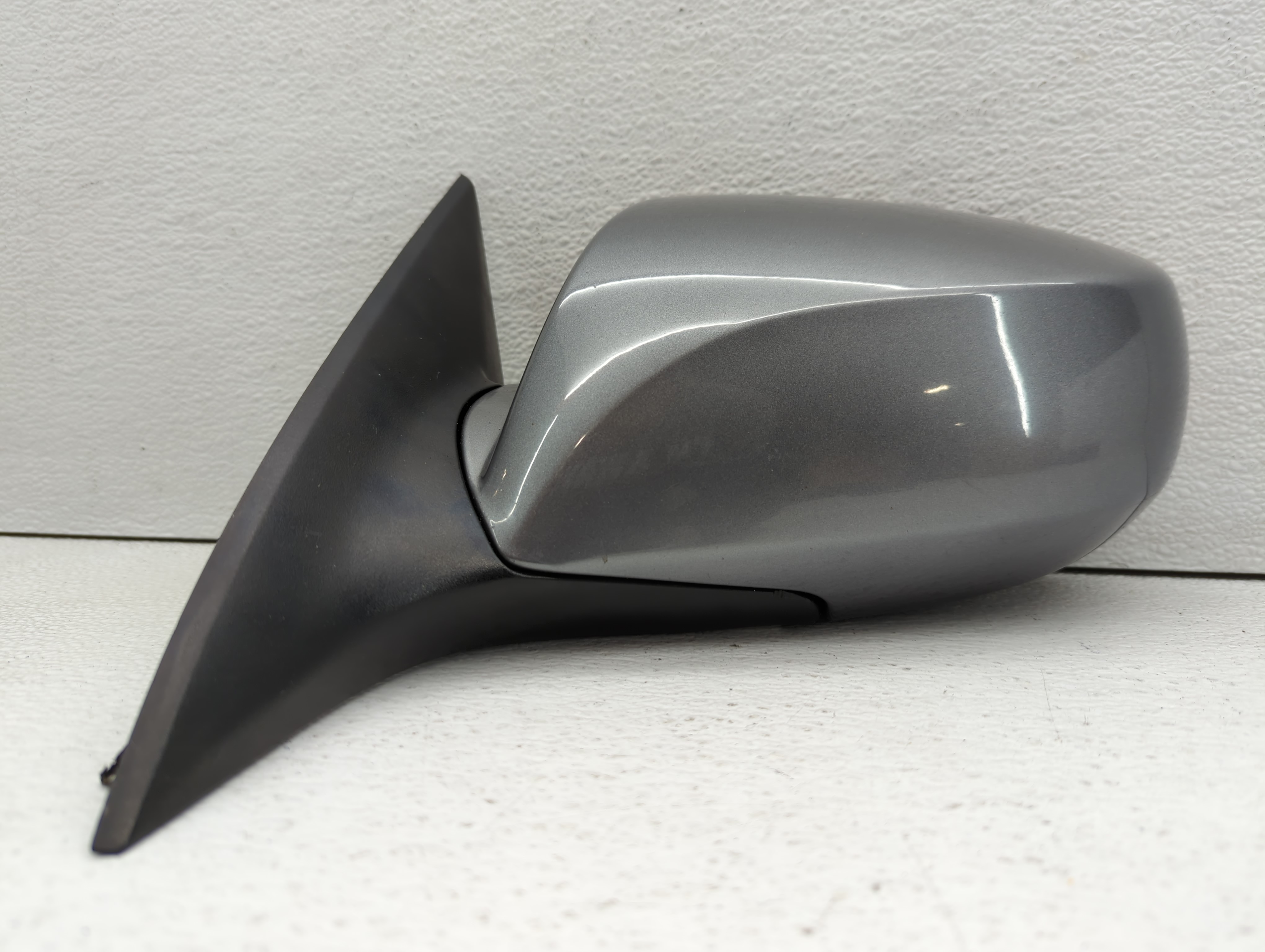 2009-2016 Hyundai Genesis Driver Left Side View Power Door Mirror Silver 549394 - Oemusedautoparts1.com