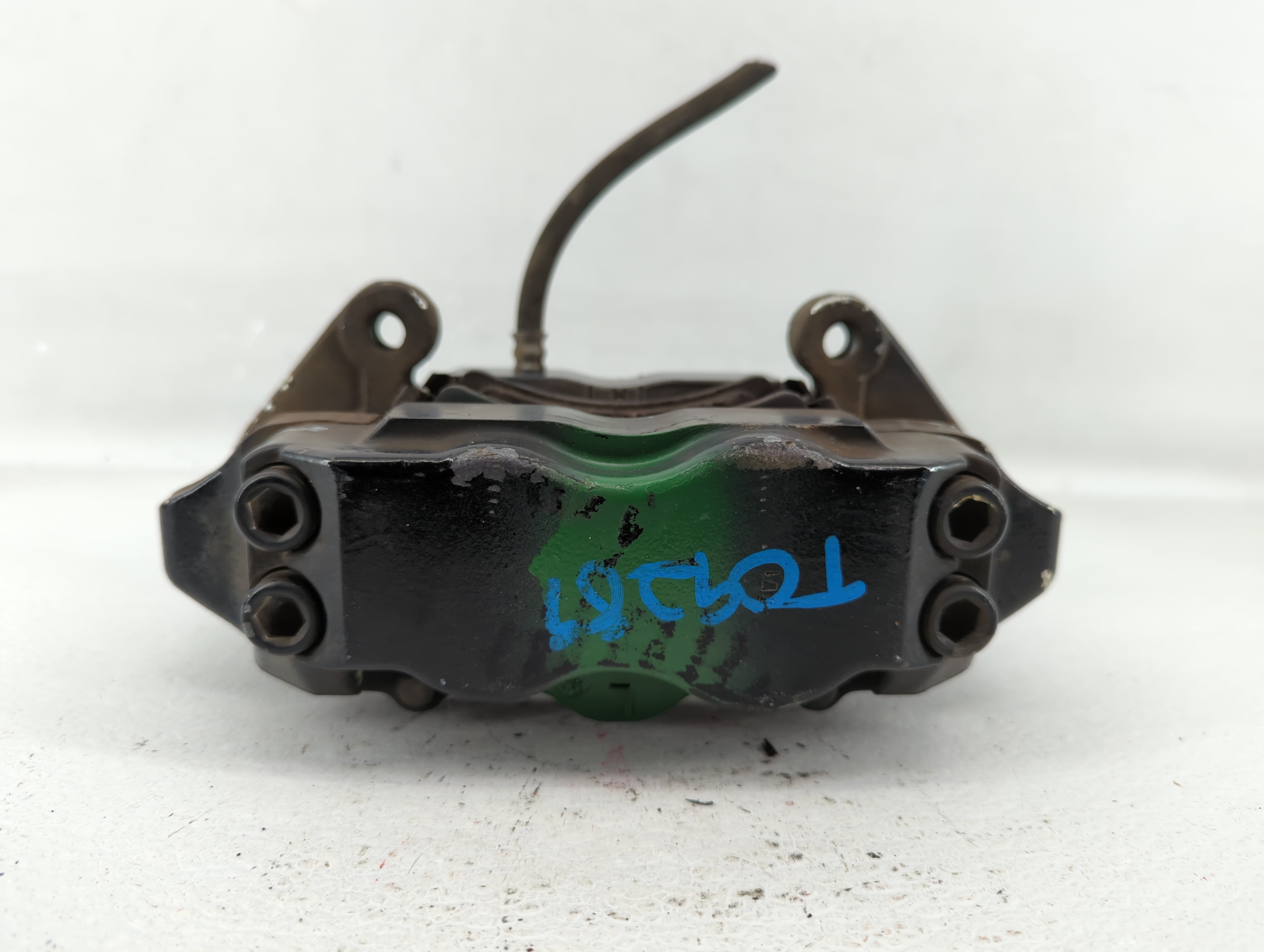 Picture of 2009-2014 Hyundai Genesis Front Driver Left Brake Caliper 552820