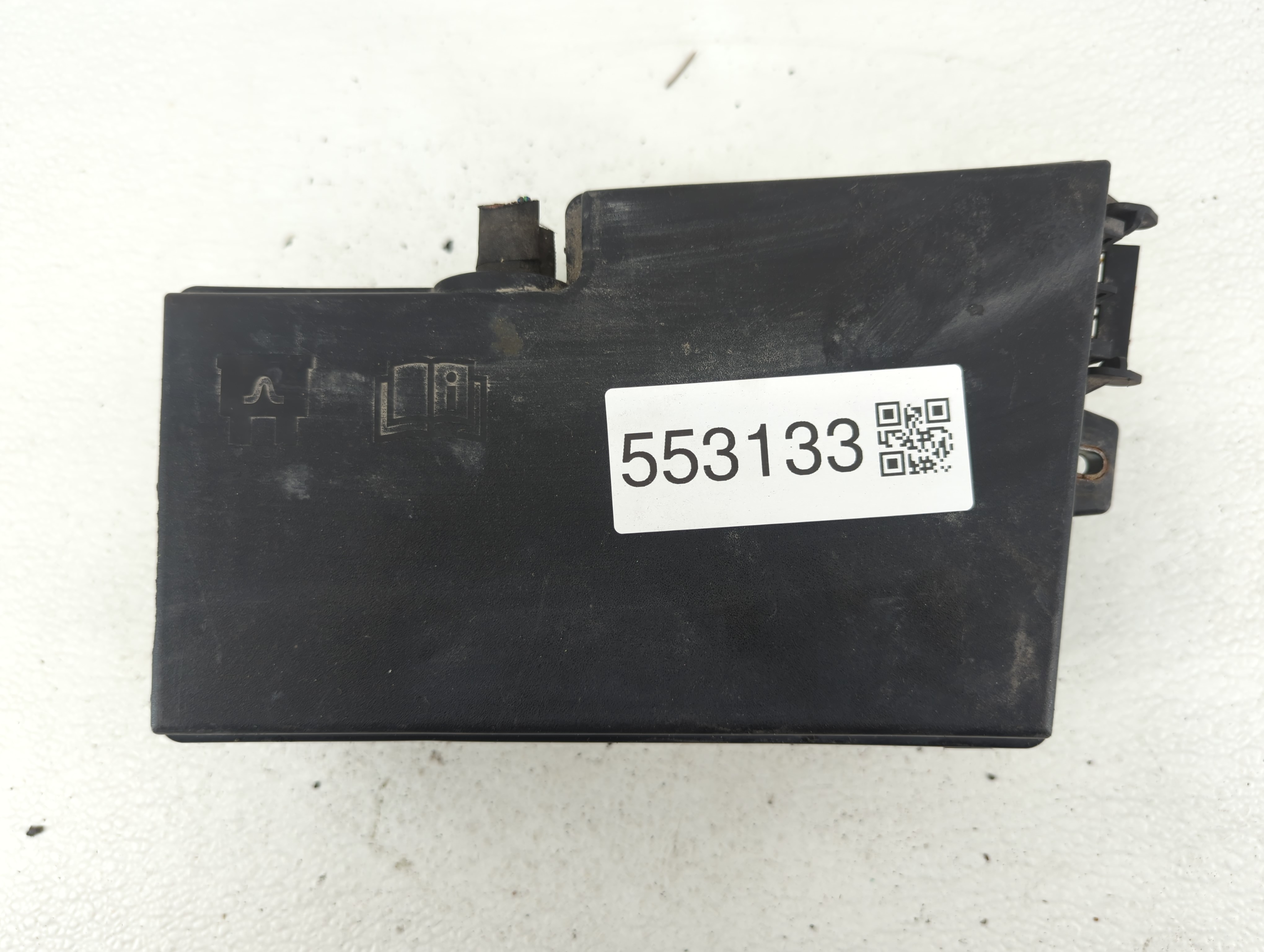 Picture of 2013-2016 Ford Escape Fusebox Fuse Box Relay Module Av6t-14a067-ad 553133