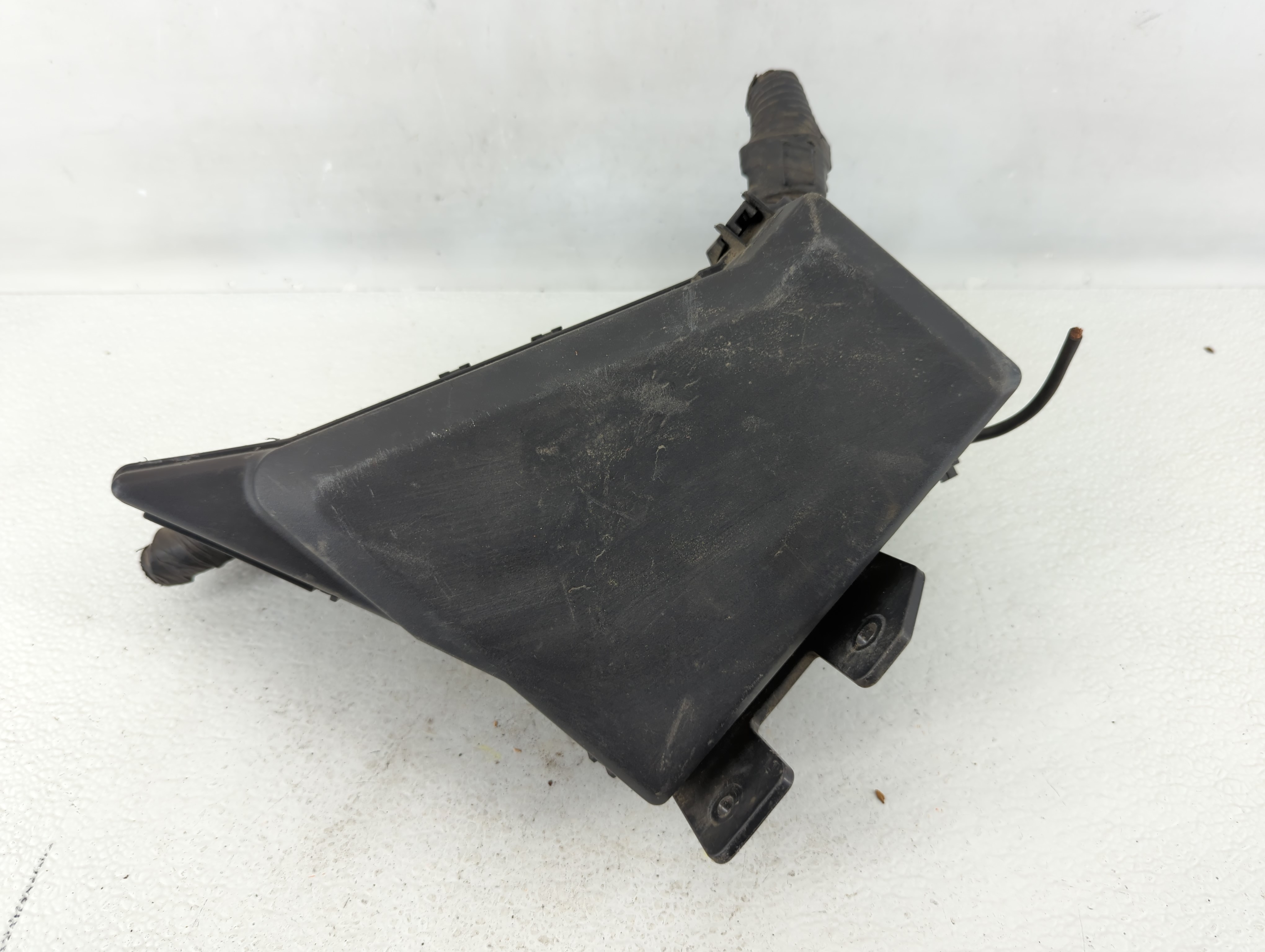 Picture of 2010-2014 Subaru Legacy Fusebox Fuse Box Relay Module 554105