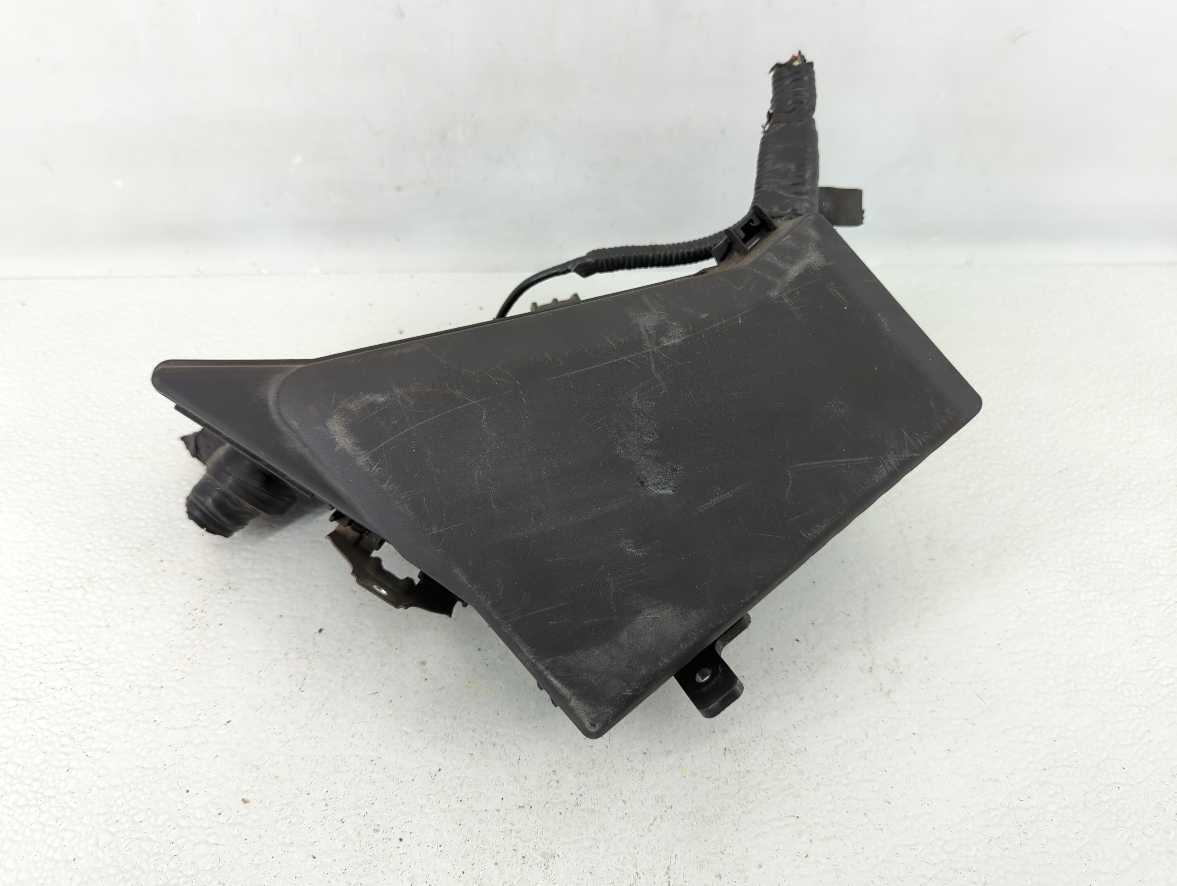 2010-2014 Subaru Impreza Fusebox Fuse Box Relay Module Mb100200b 554639 - Oemusedautoparts1.com