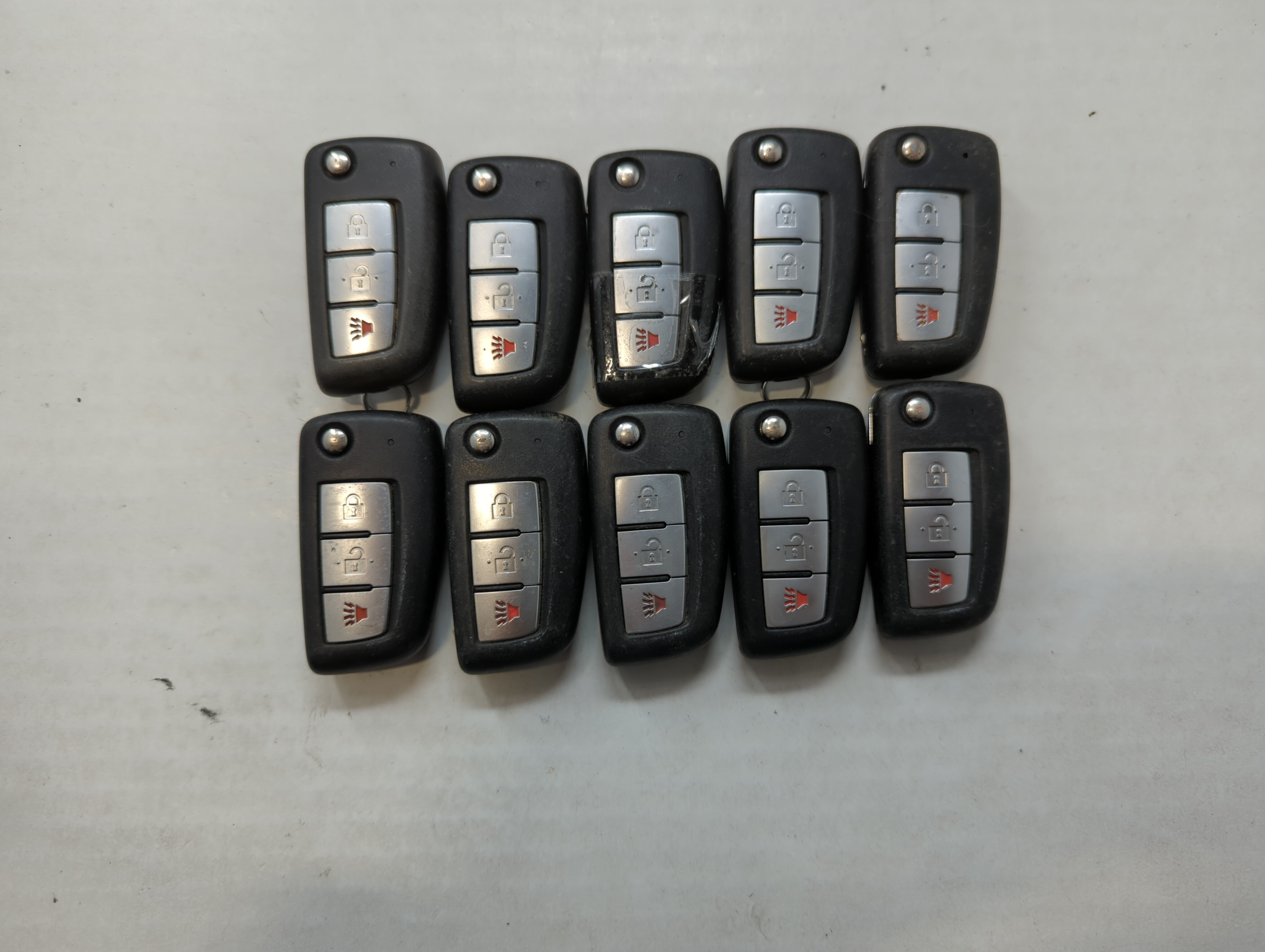 Picture of Lot of 10 Nissan Keyless Entry Remote Fob CWTWB1G767 557901