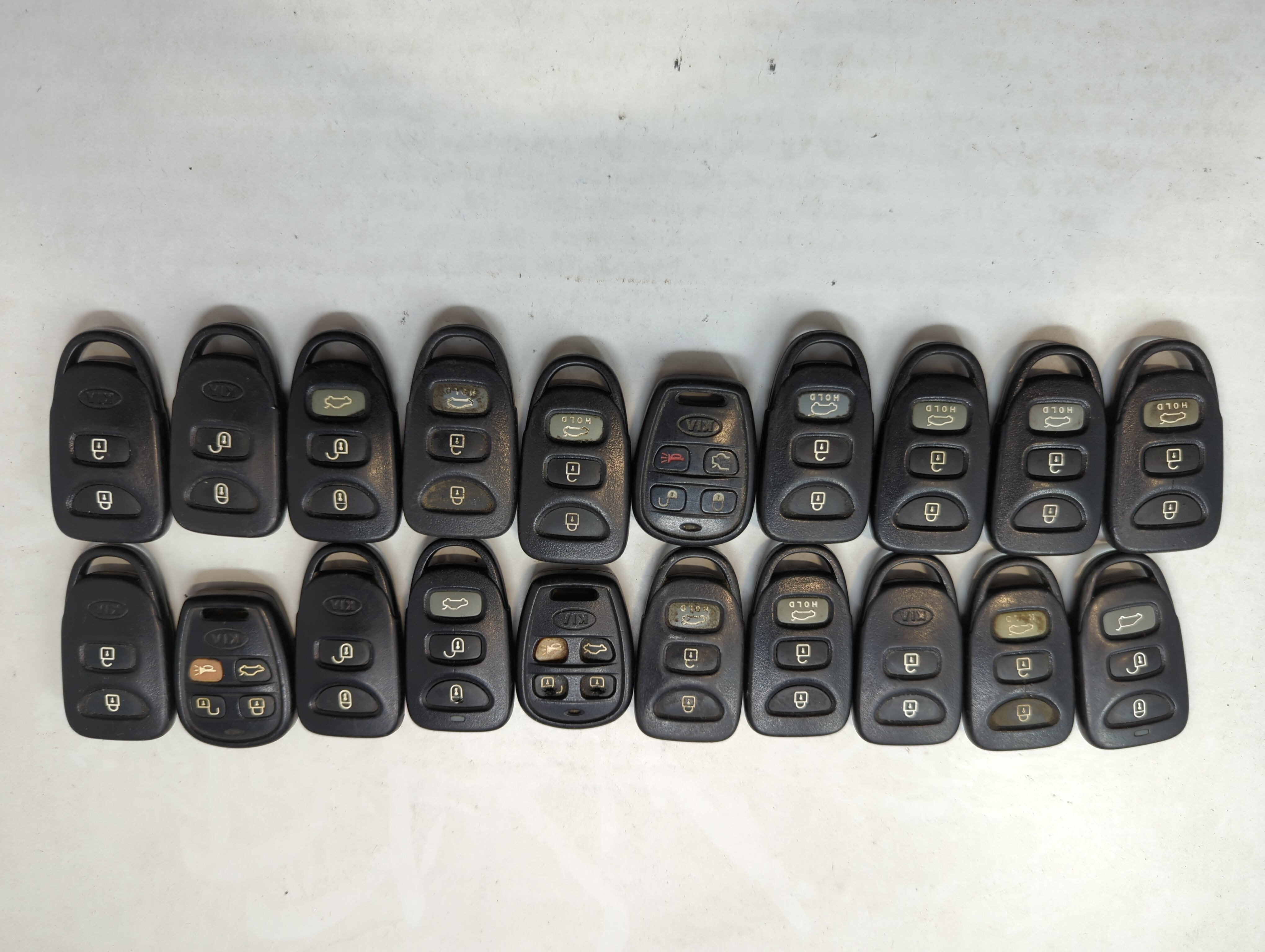 Picture of Lot of 20 Kia Keyless Entry Remote Fob MIXED FCC IDS MIXED PART NUMBERS 558014
