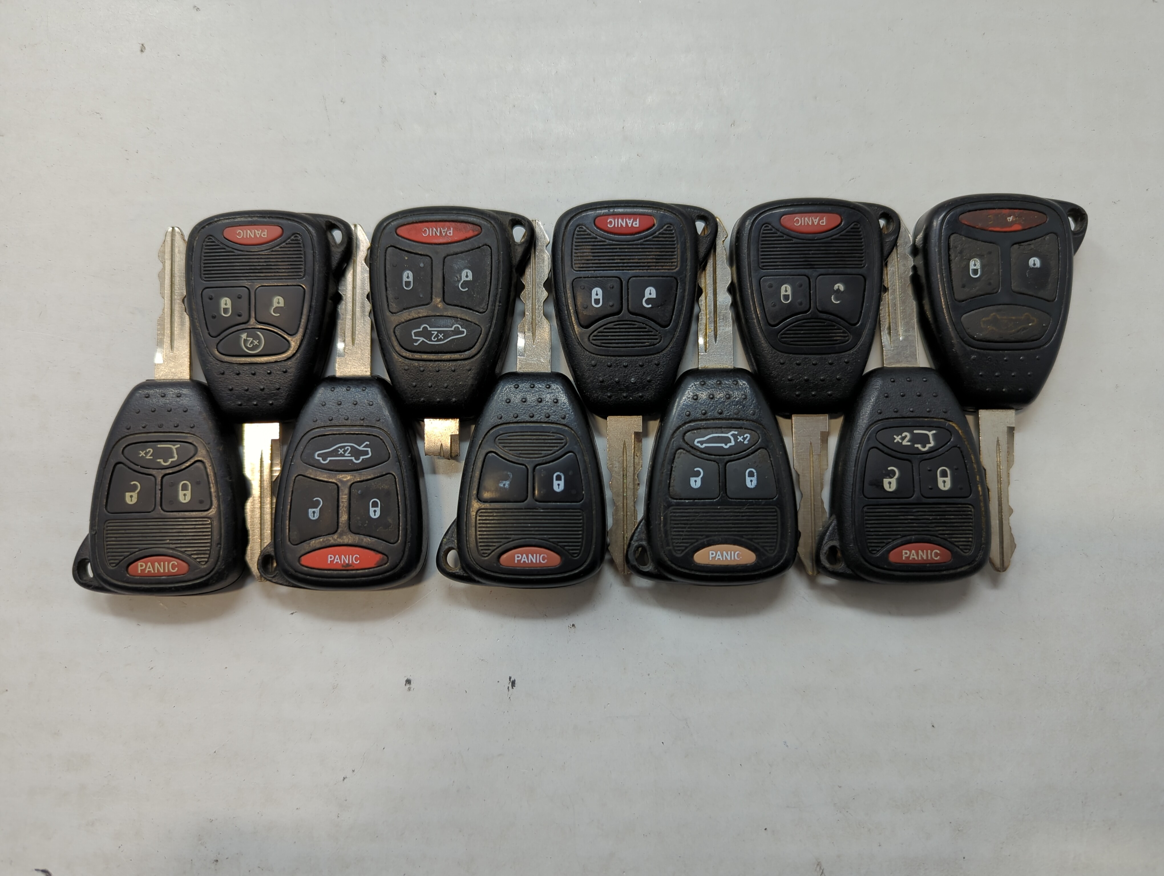 Picture of Lot of 10 Jeep Keyless Entry Remote Fob OHT692715AA | M3N5WY72XX | 558058