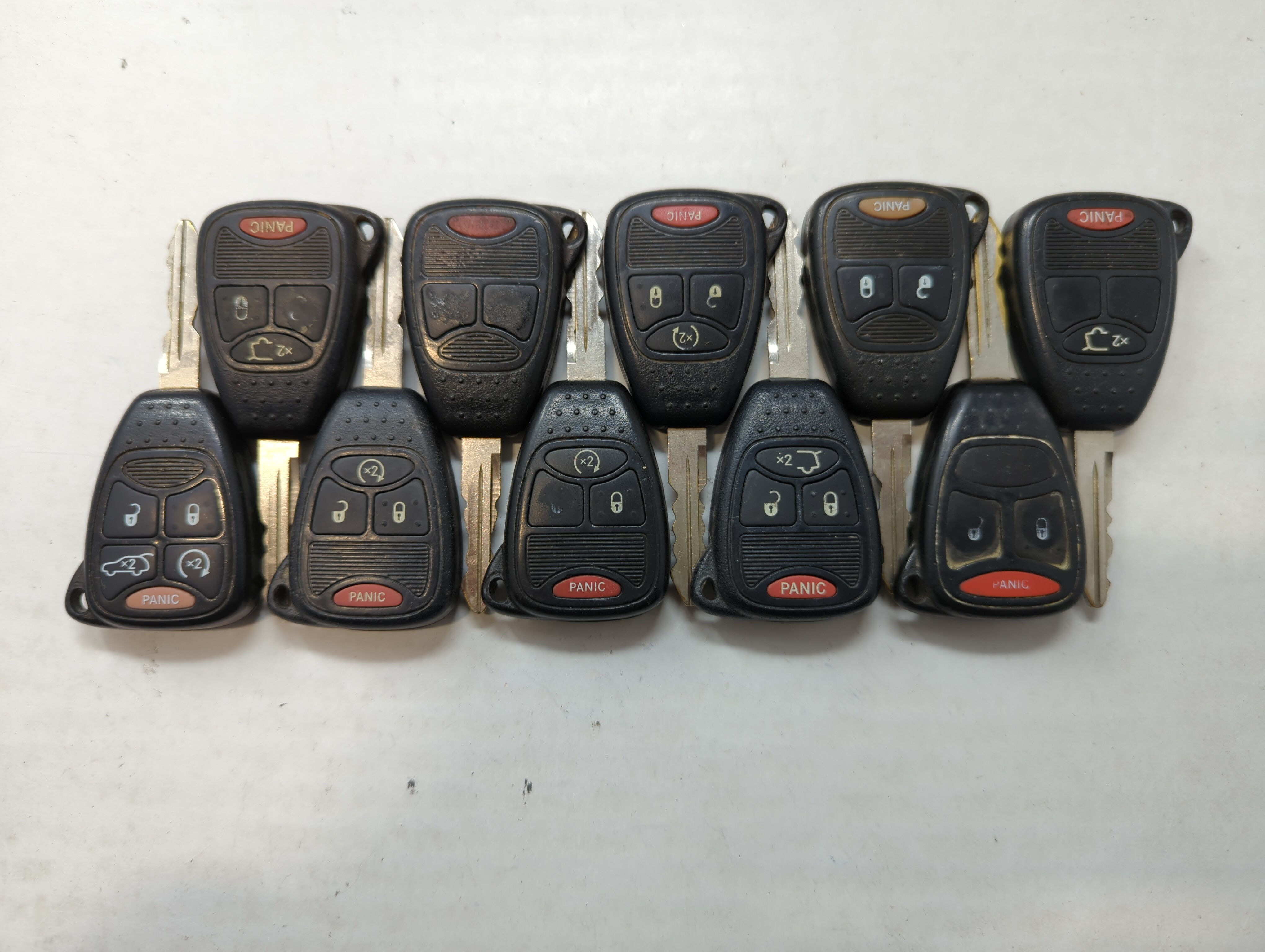 Picture of Lot of 10 Jeep Keyless Entry Remote Fob OHT692715AA | M3N5WY72XX | 558059