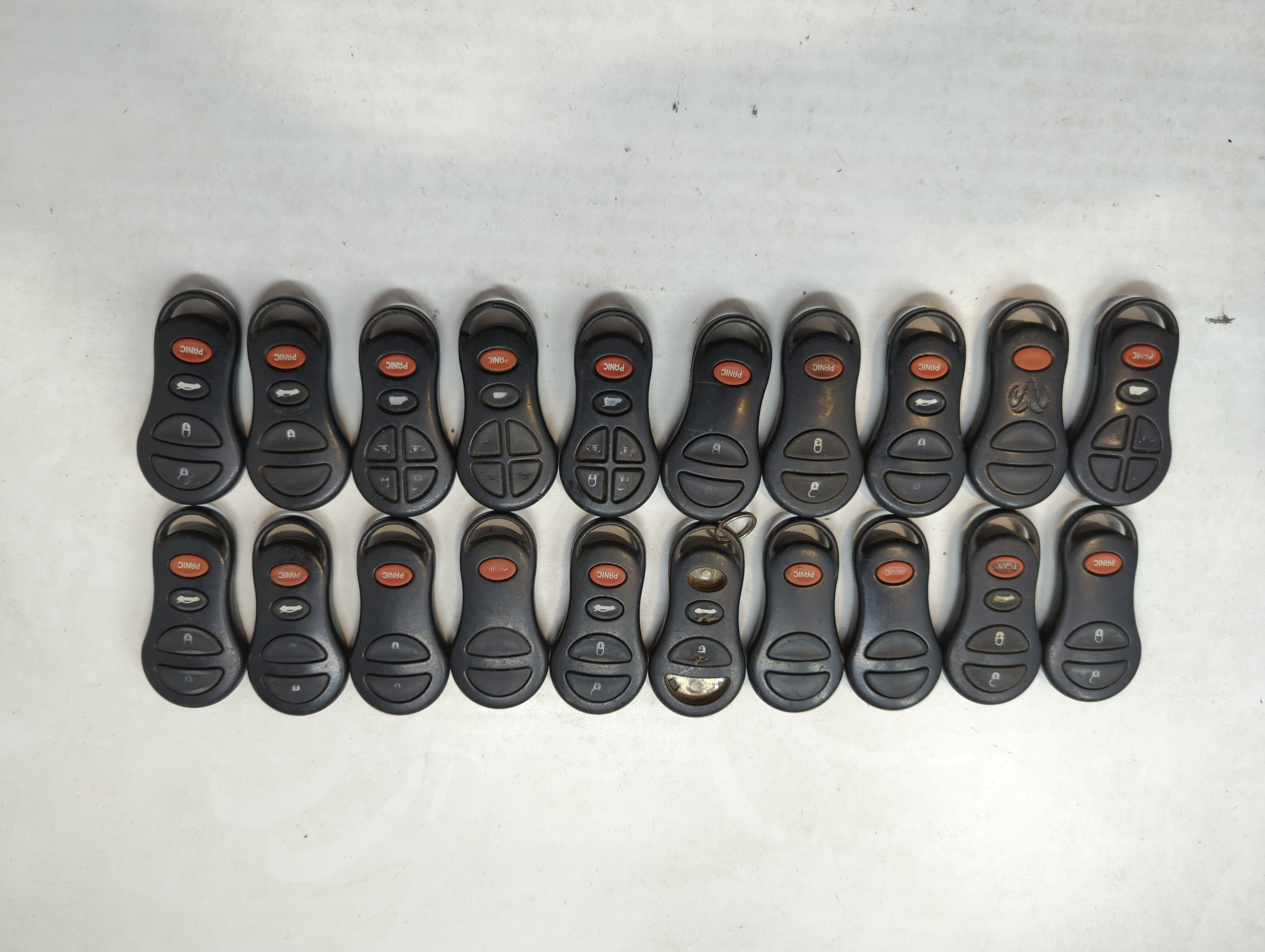 Picture of Lot of 20 Dodge Keyless Entry Remote Fob GQ43VT9T | GQ43VTI7T 04759008 | 558205
