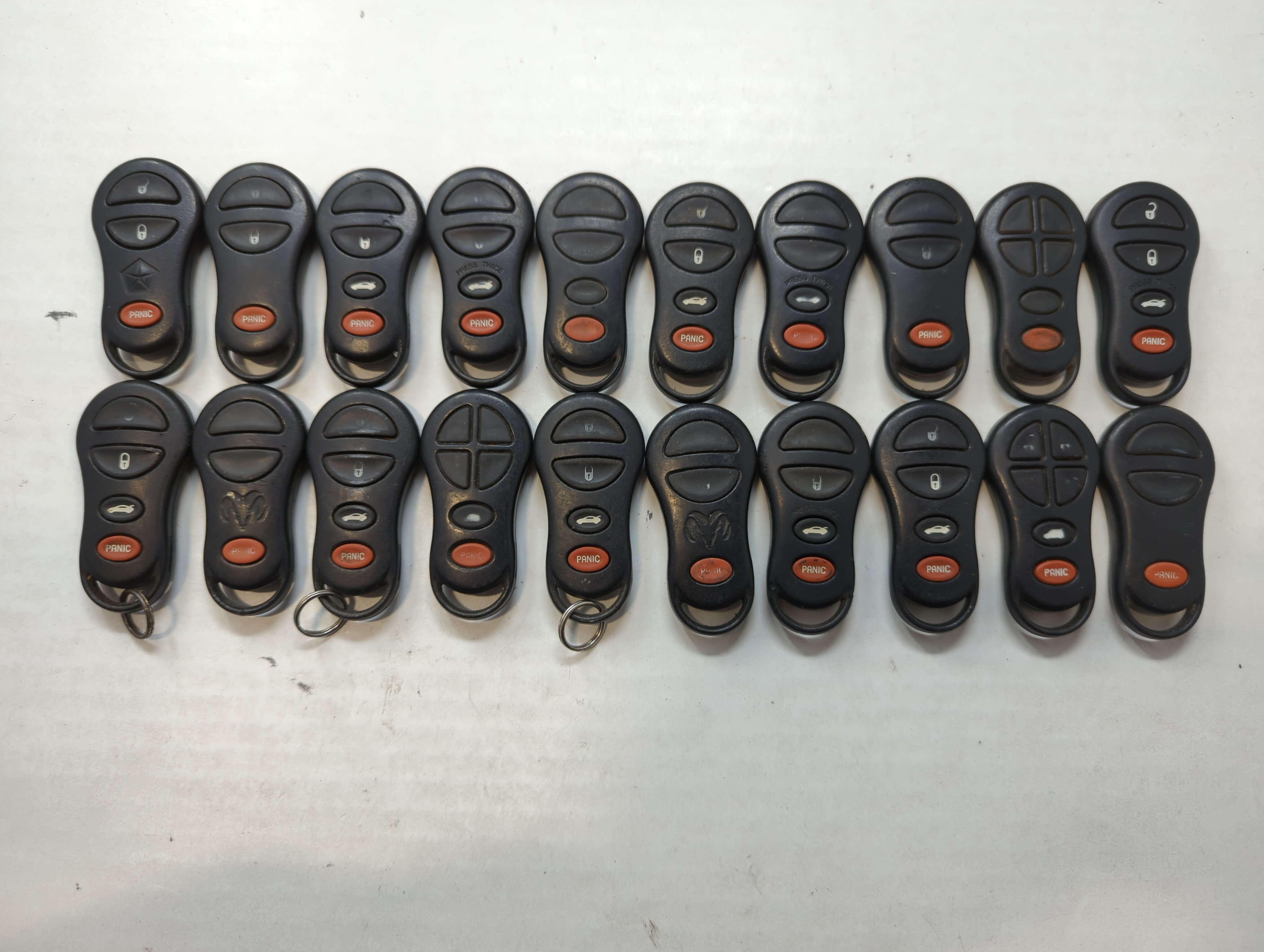 Picture of Lot of 20 Dodge Keyless Entry Remote Fob GQ43VT9T | GQ43VTI7T 04759008 | 558424