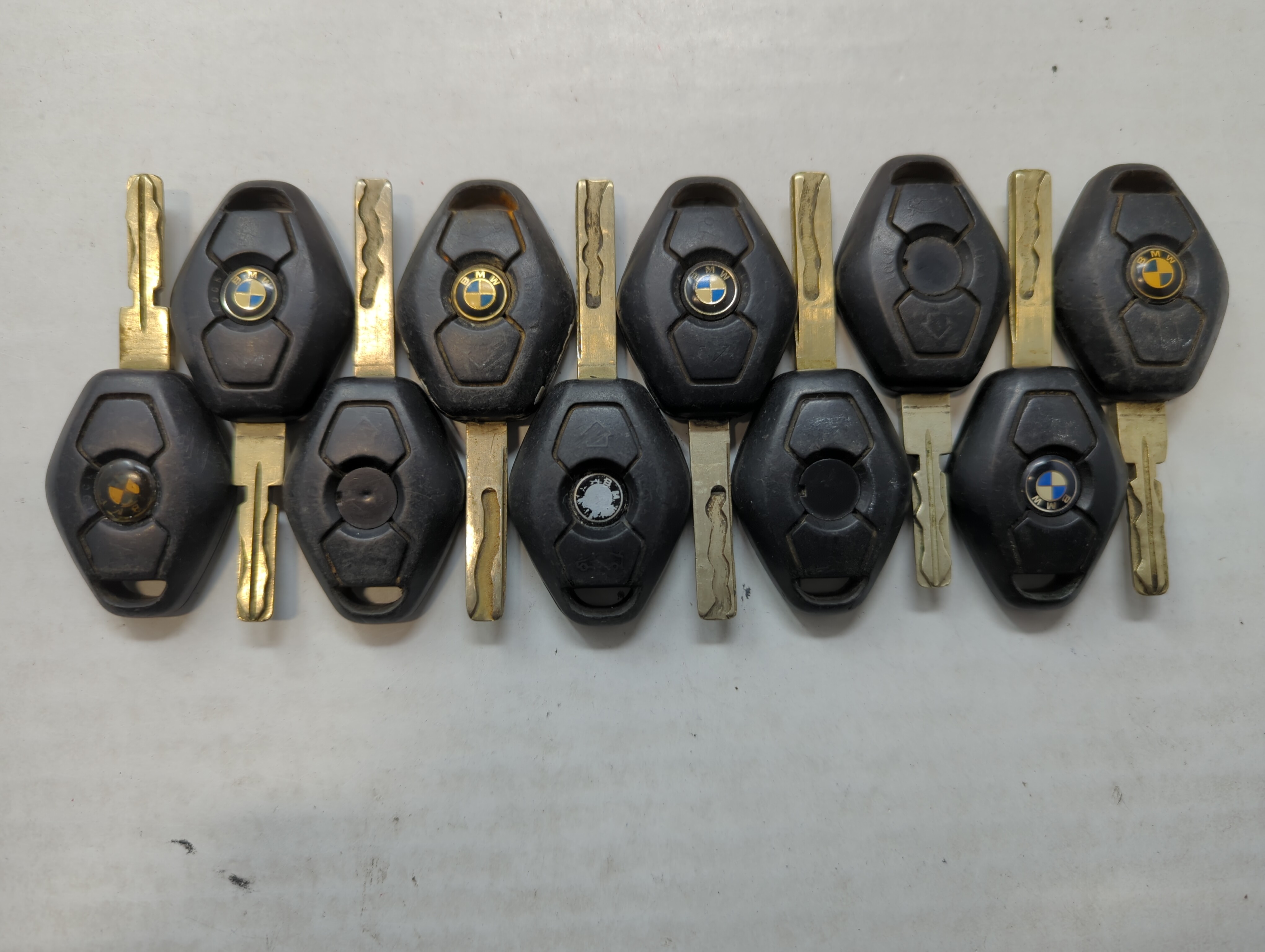 Lot of 10 Bmw Keyless Entry Remote Fob LX8-FZV | LX8 FZV | LX8FZV MIXED 558992 - Oemusedautoparts1.com