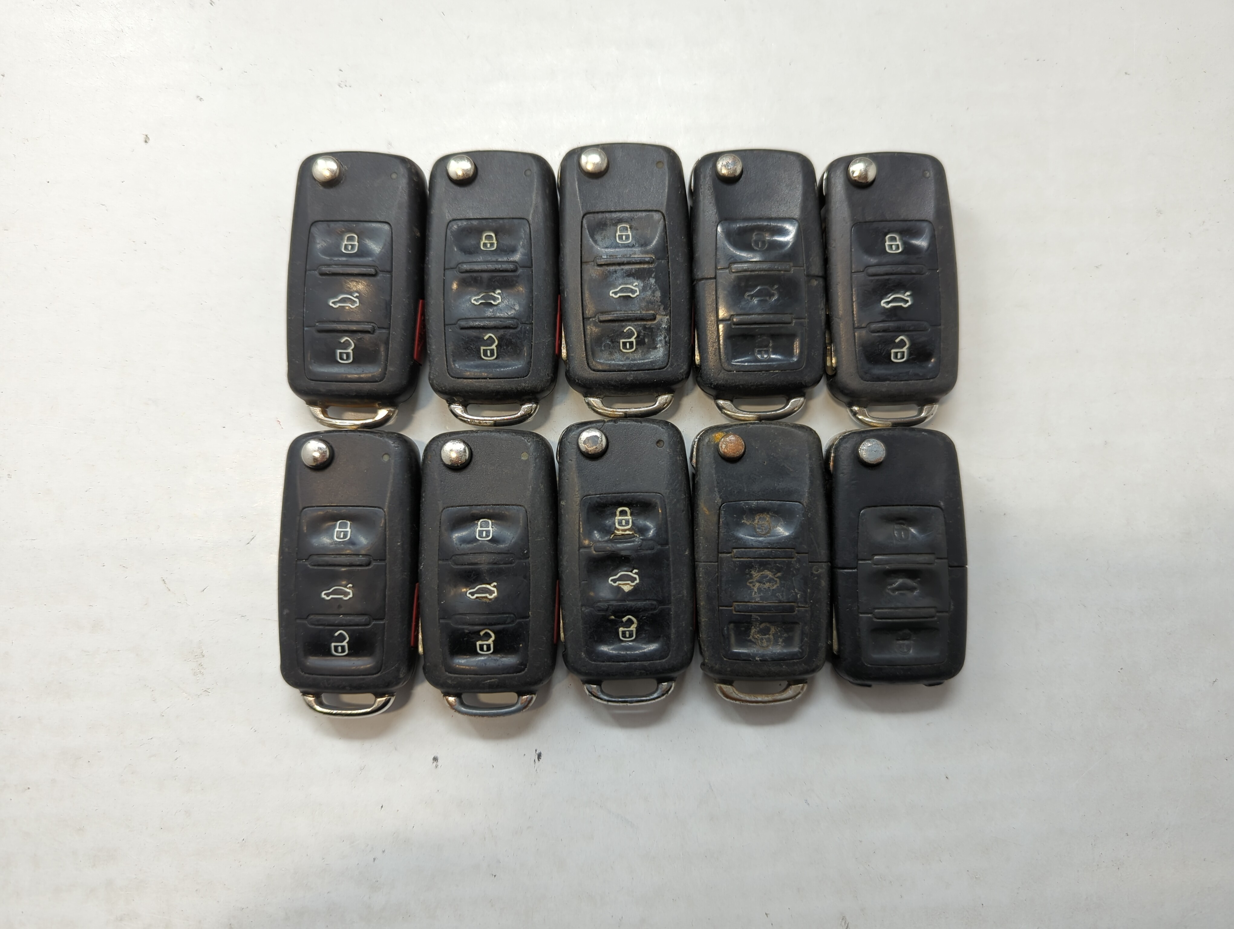 Picture of Lot of 10 Volkswagen Keyless Entry Remote Fob MIXED FCC IDS MIXED PART 559009