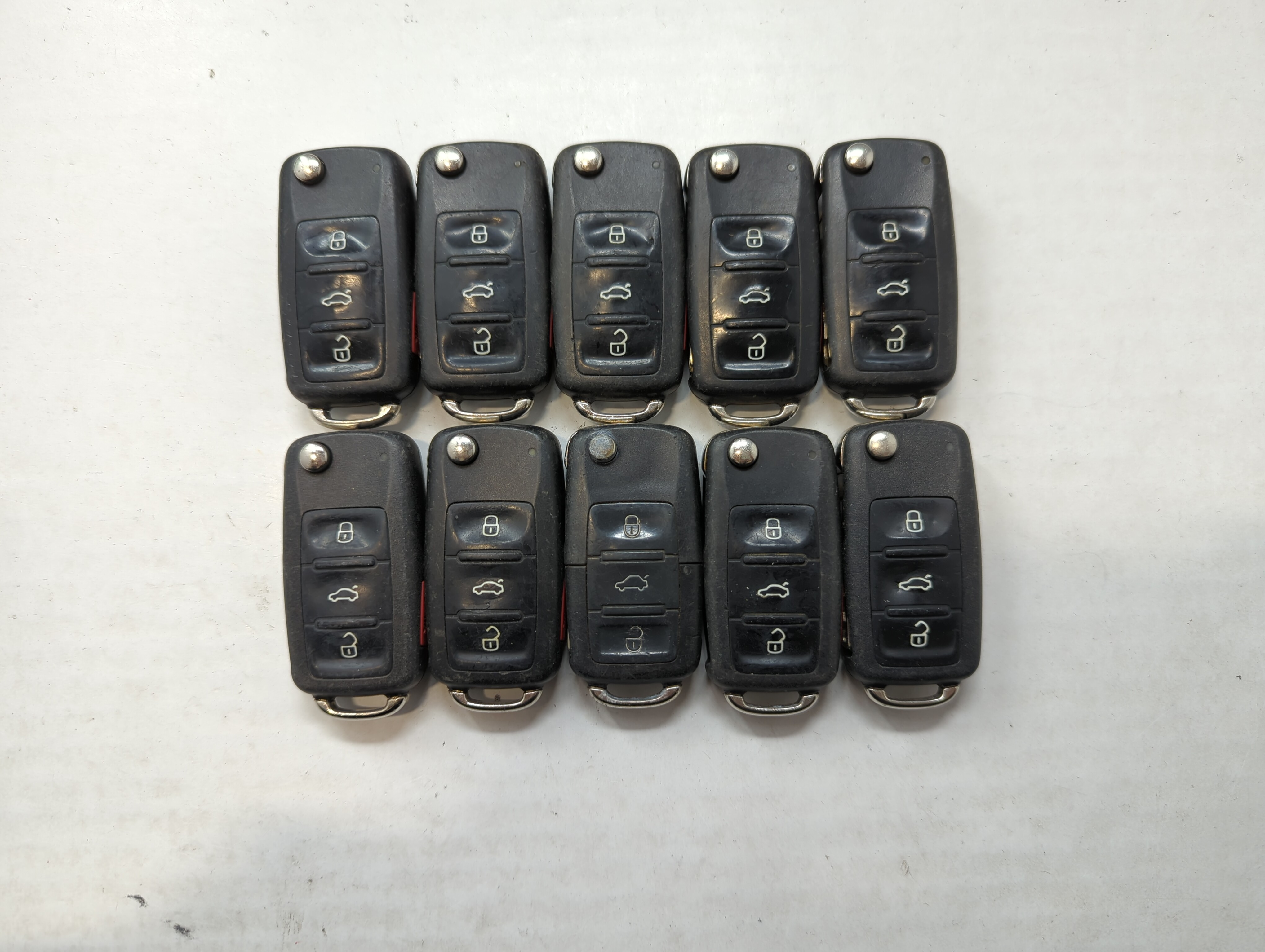 Picture of Lot of 10 Volkswagen Keyless Entry Remote Fob MIXED FCC IDS MIXED PART 559308