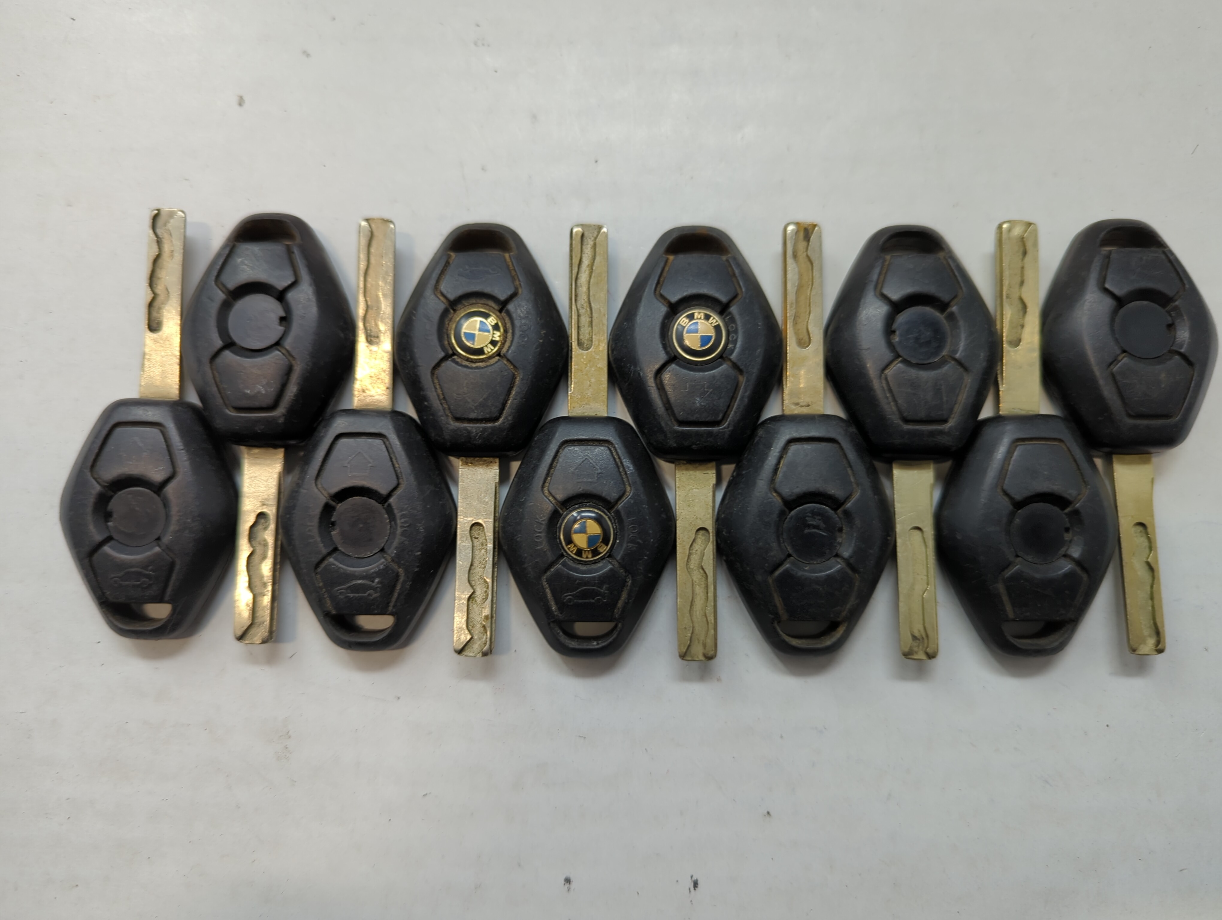 Picture of Lot of 10 Bmw Keyless Entry Remote Fob LX8-FZV | LX8 FZV | LX8FZV 559365